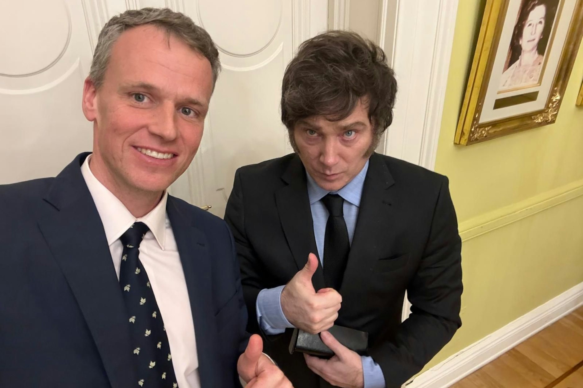 Ein Selfie von Philipp Bagus mit Präsident Javier Milei