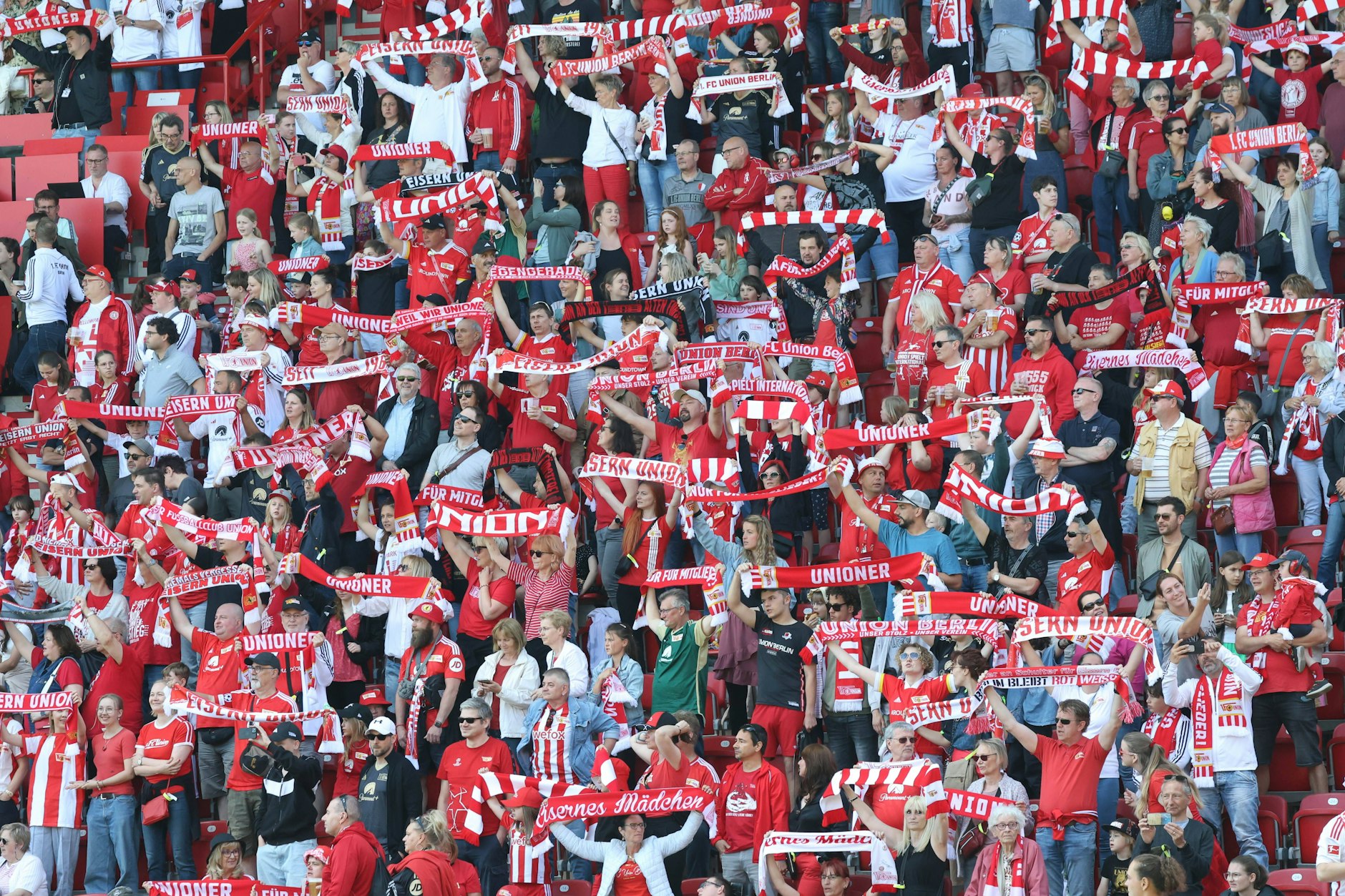 Die Alte Försterei ist mittlerweile nicht nur voll, wenn die Männer des 1. FC Union spielen. Auch die Frauen ziehen jede Menge Fans an.