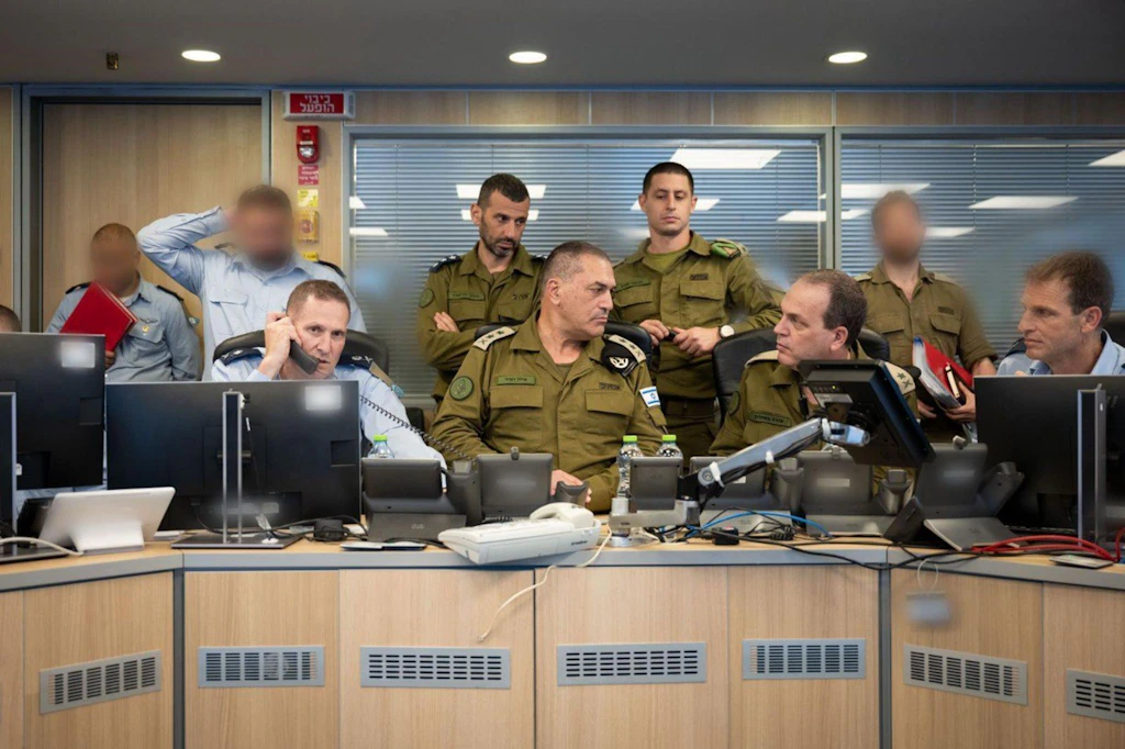 Iranischer Großangriff trifft Israel – IDF warnt vor langem Krieg