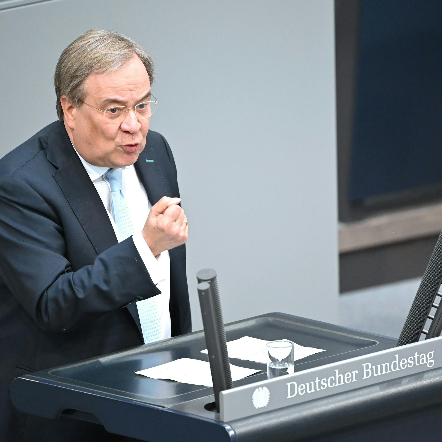 Image - Maybrit Illner: Armin Laschet verteidigt Friedrich Merz gegen Kritik an „Drecksarbeit“-Äußerung