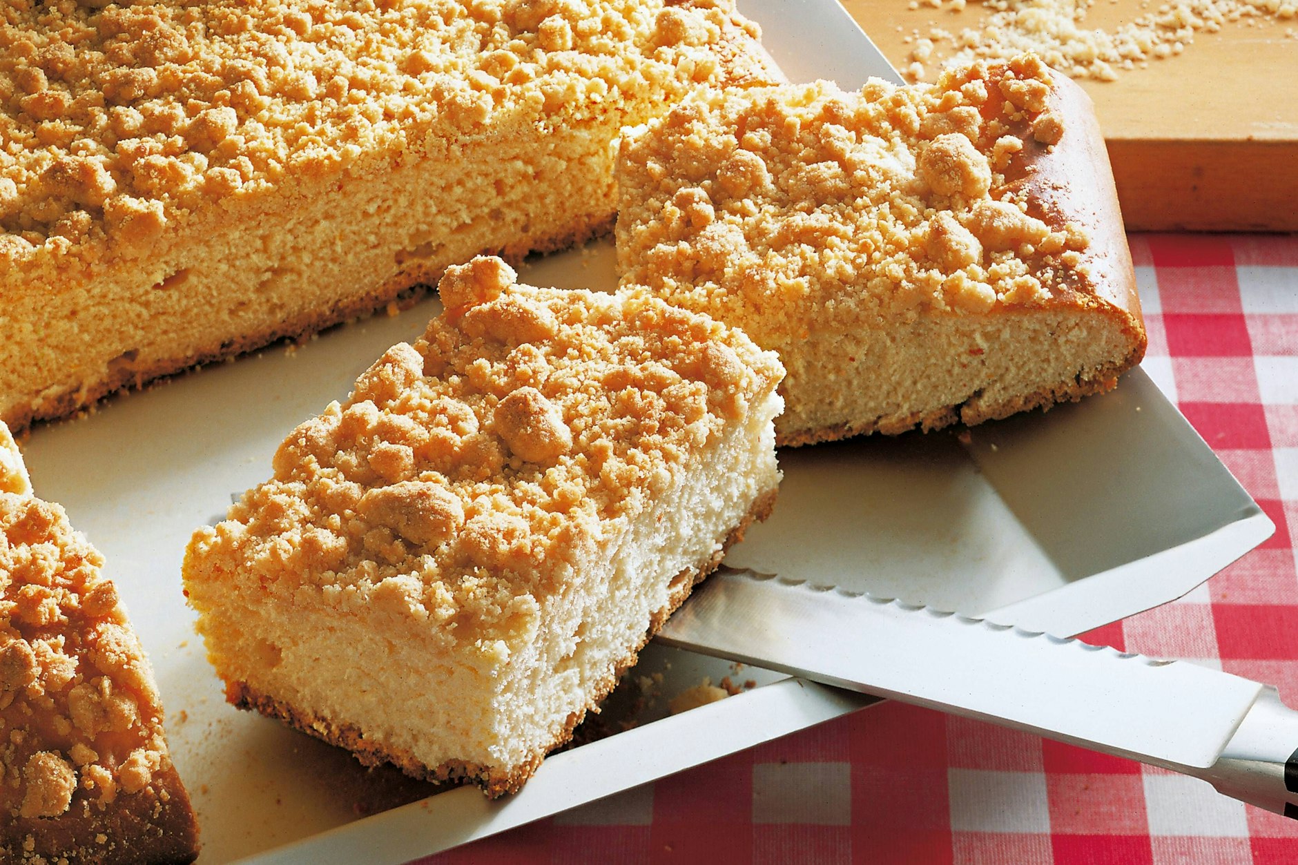 250er-Kuchen aus Thüringen ist schnell und einfach gemacht. Das Rezept für Blechkuchen ist ein echter Klassiker und perfekt für das Wochenende.