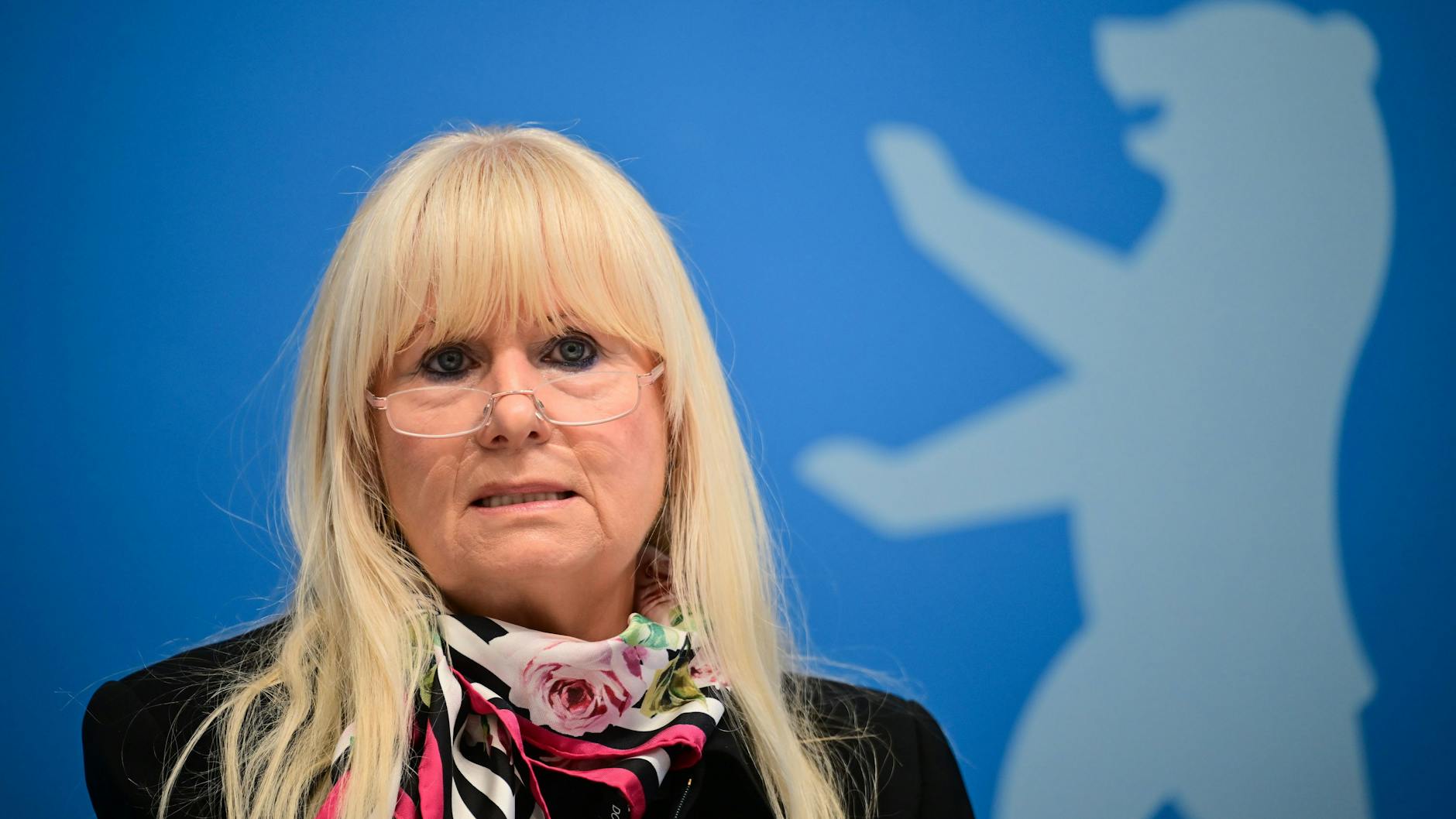 Innensenatorin Iris Spranger (SPD) erklärte nach der Senatssitzung, dass ab Mitte Juli ein Messerverbot in den Berliner Bussen und Bahnen gilt.