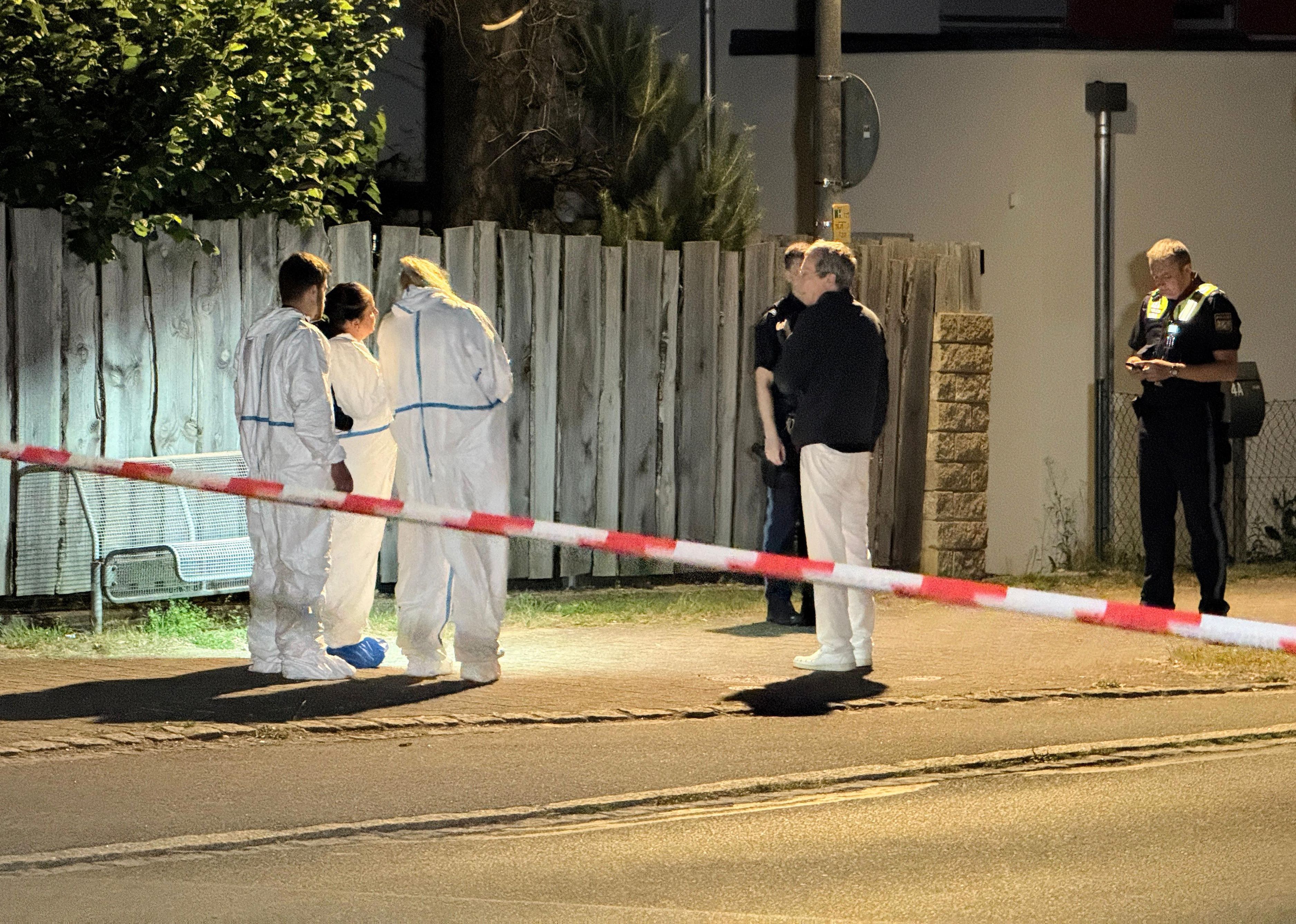 Horror am Badesee: Frau sticht auf Jugendlichen (15) ein – tot!