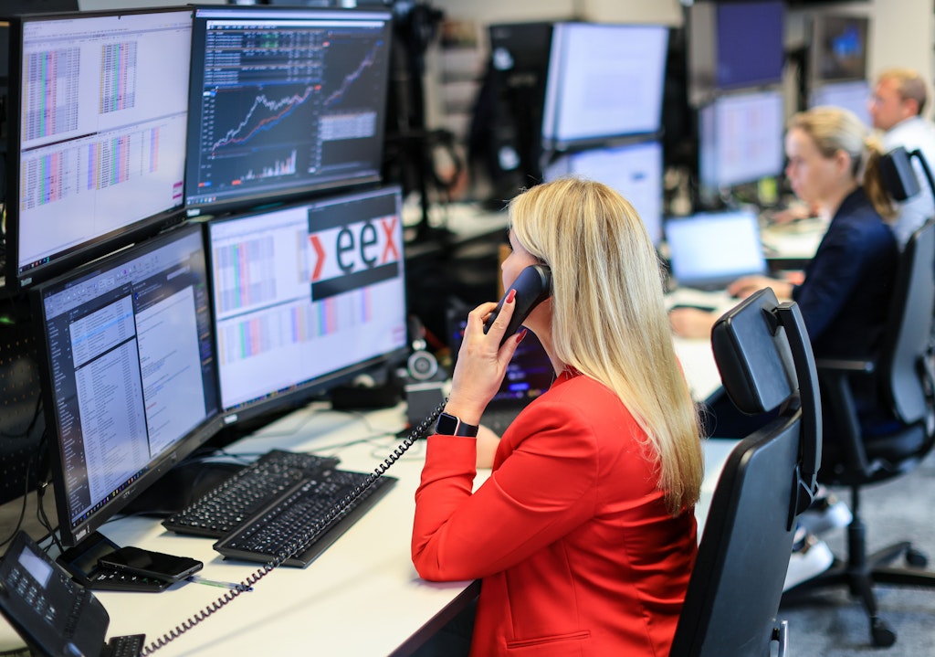 Wind power boom: electricity traders earn big with short-term contracts
