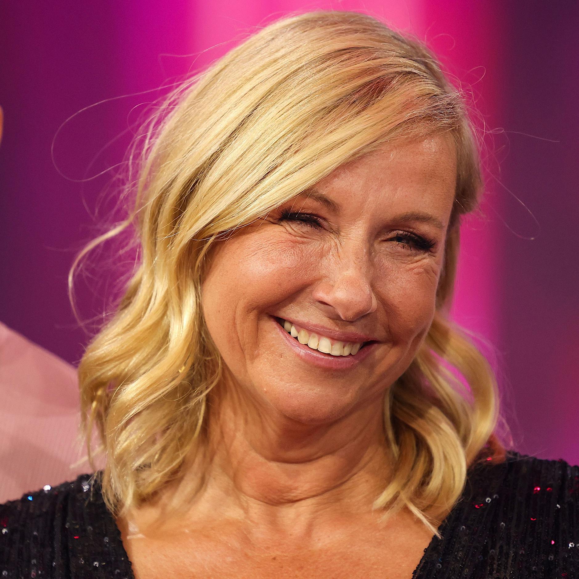 Kurz vor Programmänderung wegen US-Angriff auf Iran: Andrea Kiewel verkündet Verlobung im ZDF-Fernsehgarten