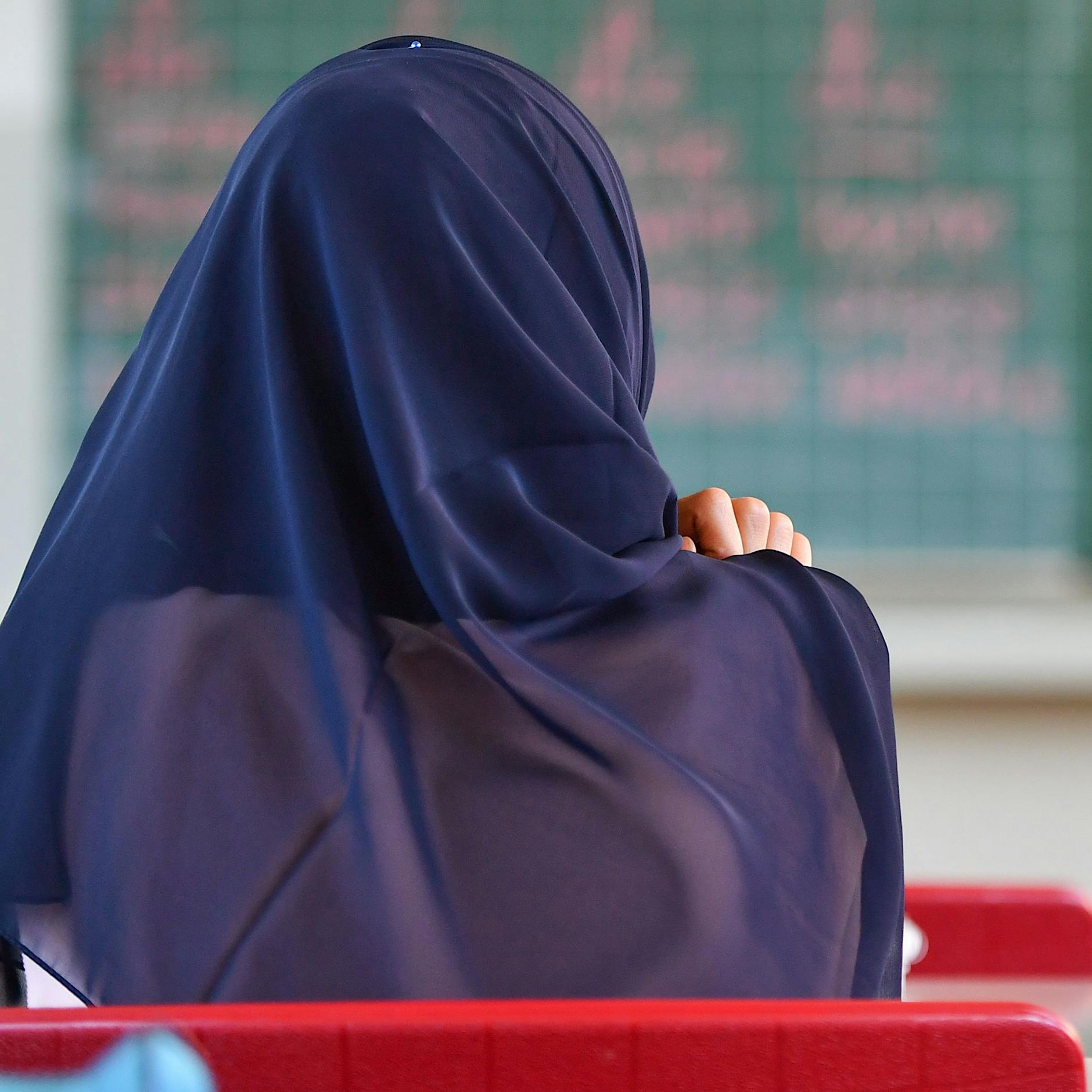 CDU und SPD für Neutralitätsgesetz-Reform: Berliner Lehrerinnen dürfen Kopftuch tragen