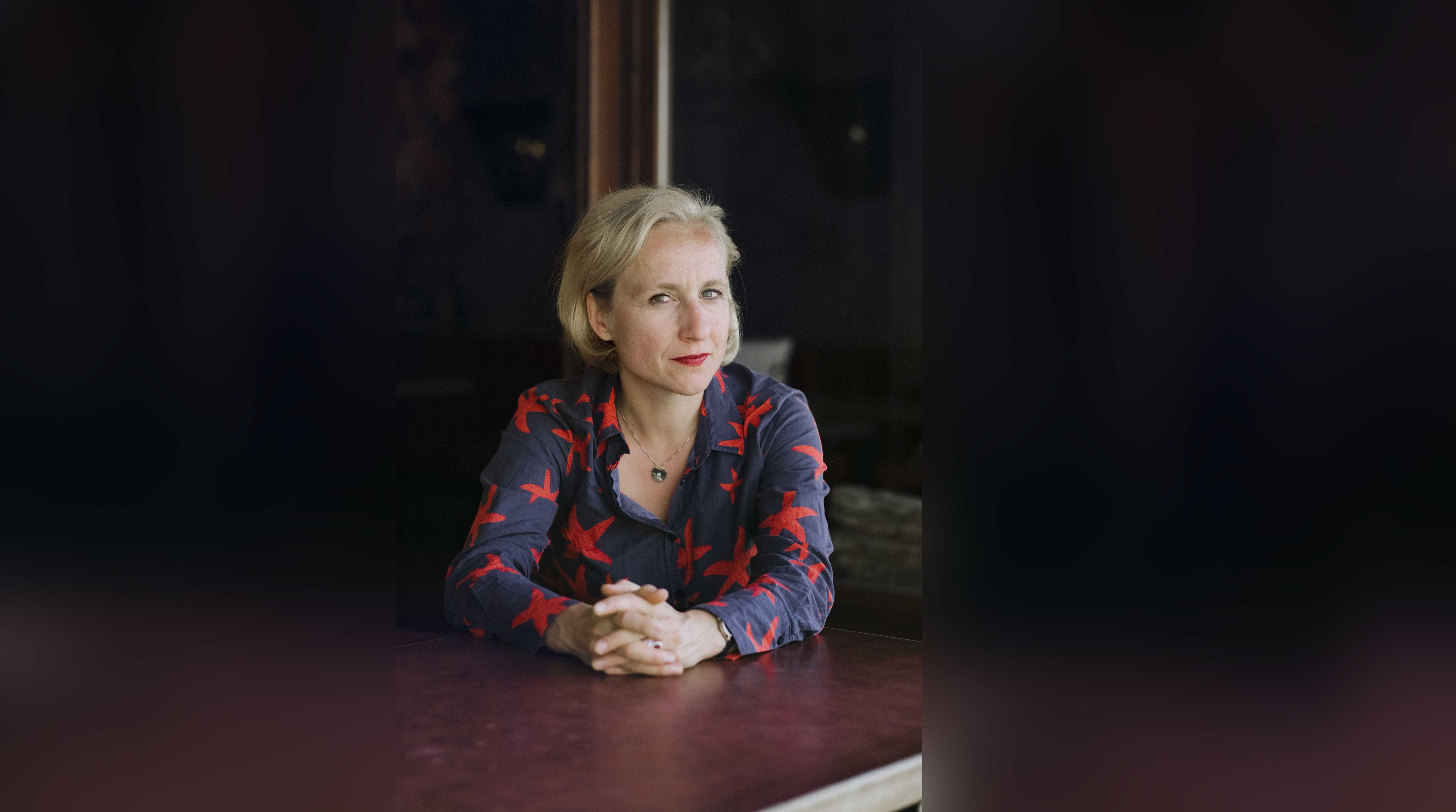 Regisseurin Anja Panse im Gespräch: Hat der Westen den Osten kolonisiert?