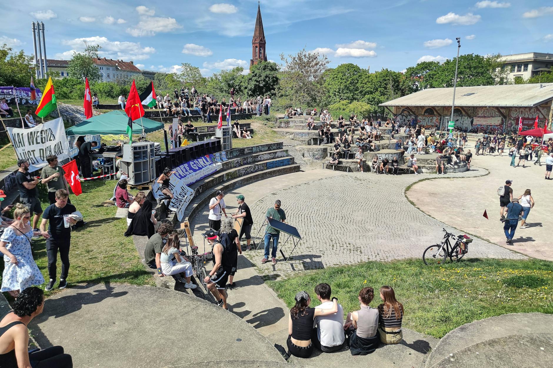 Im Görlitzer Park in Berlin-Kreuzberg: „Rave against the Zaun“ lautete zum Beispiel eine der vielen Protestaktionen gegen die geplante Schließung des Görlitzer Parks.