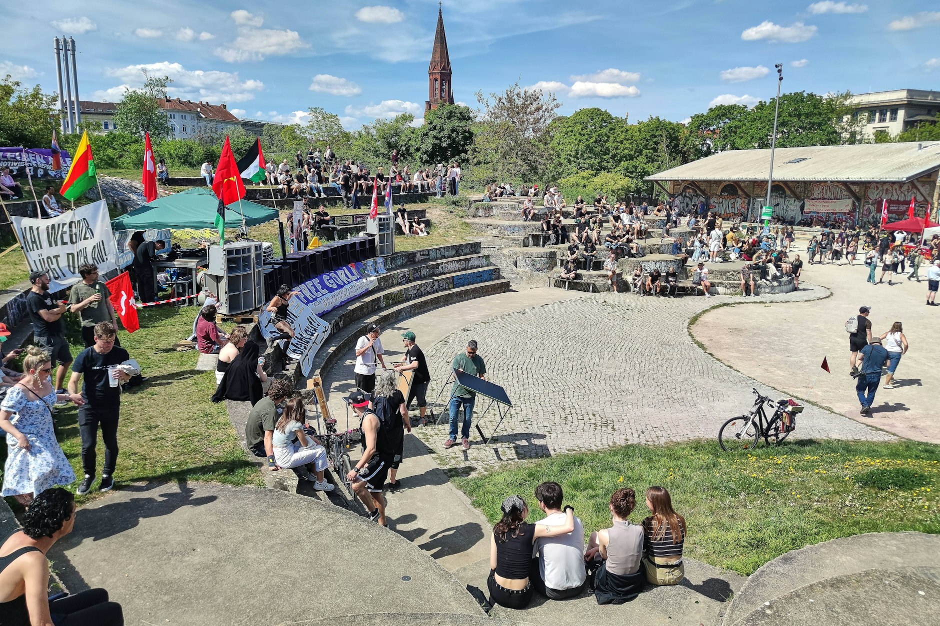 Im Görlitzer Park in Berlin-Kreuzberg: „Rave against the Zaun“ lautete zum Beispiel eine der vielen Protestaktionen gegen die geplante Schließung des Görlitzer Parks.