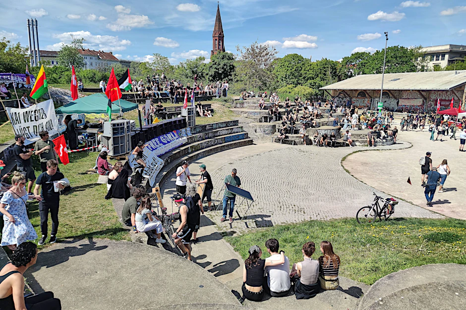 Im Görlitzer Park in Berlin-Kreuzberg: „Rave against the Zaun“ lautete zum Beispiel eine der vielen Protestaktionen gegen die geplante Schließung des Görlitzer Parks.