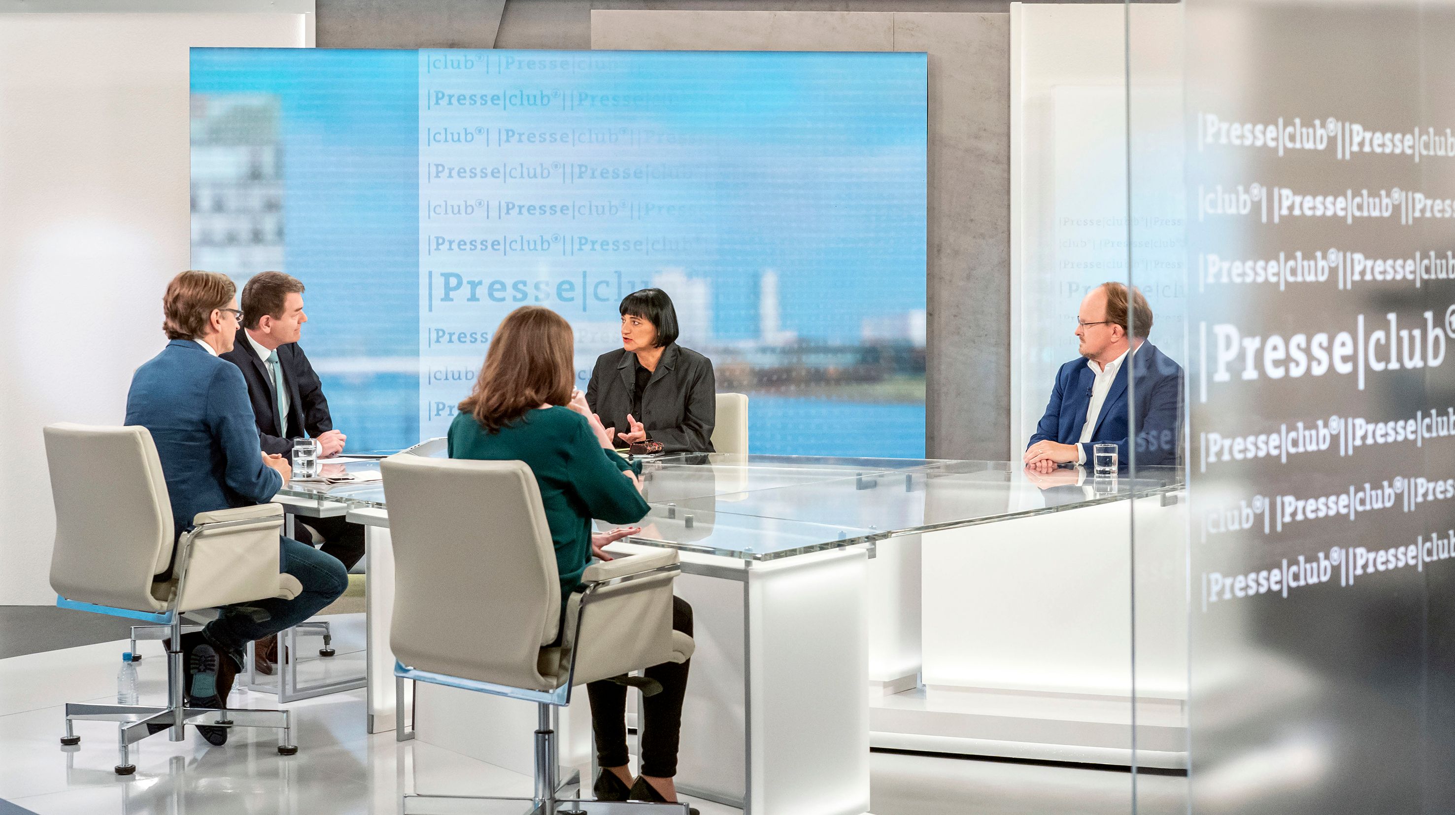 Fake News im etablierten Medienbetrieb: Wie SA-Schlägertrupps im „Presseclub“ einmarschierten