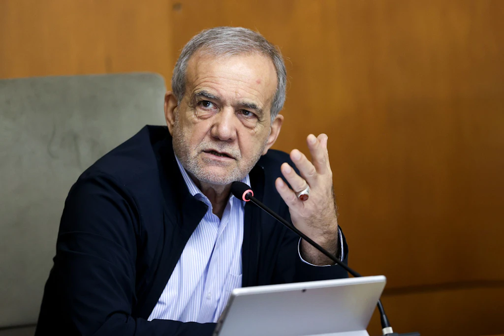 Irans Präsident spricht von „Ende eines zwölftägigen Krieges“