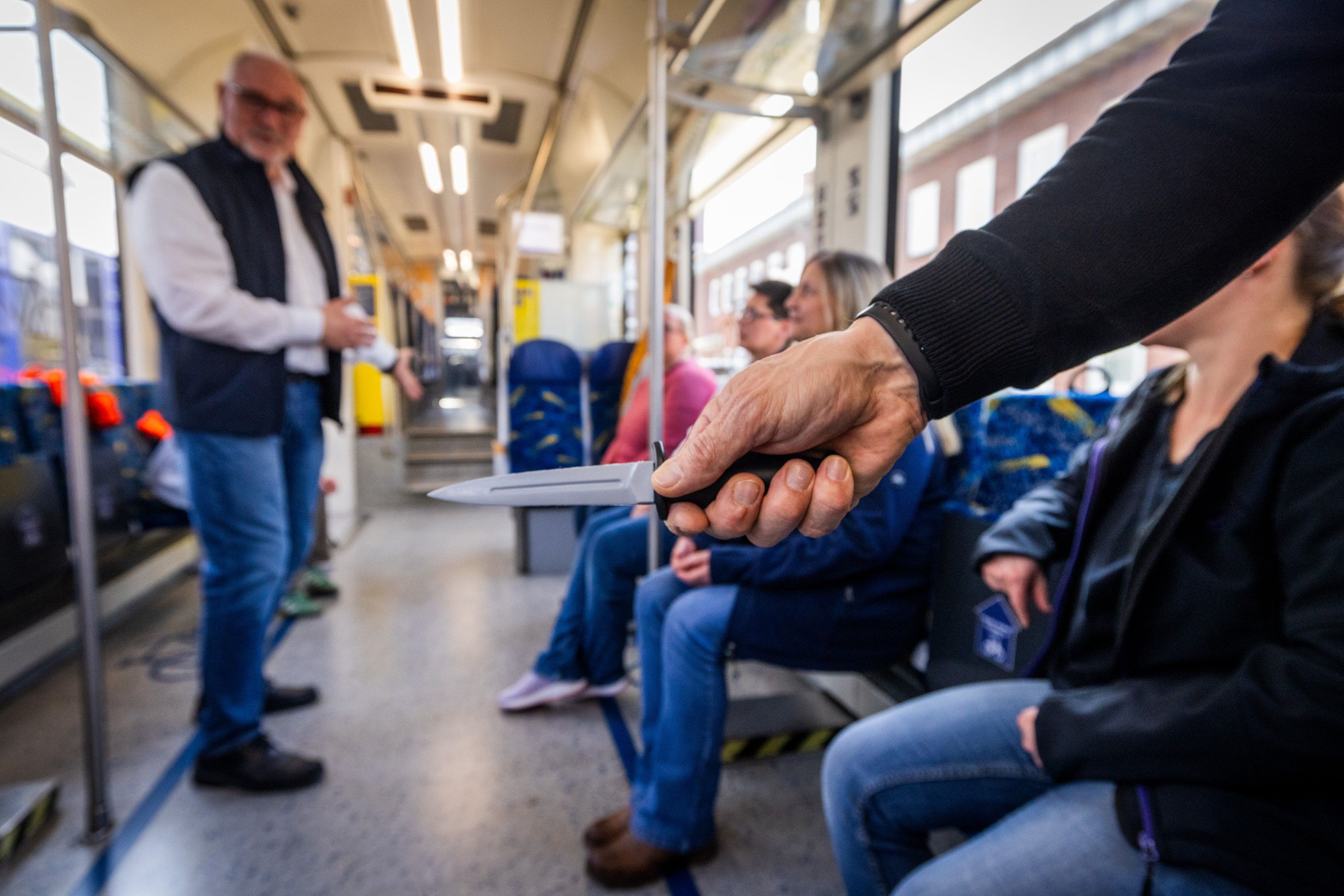 Ab Mitte Juli: Senat verbietet Waffen und Messer in Bus und Bahn