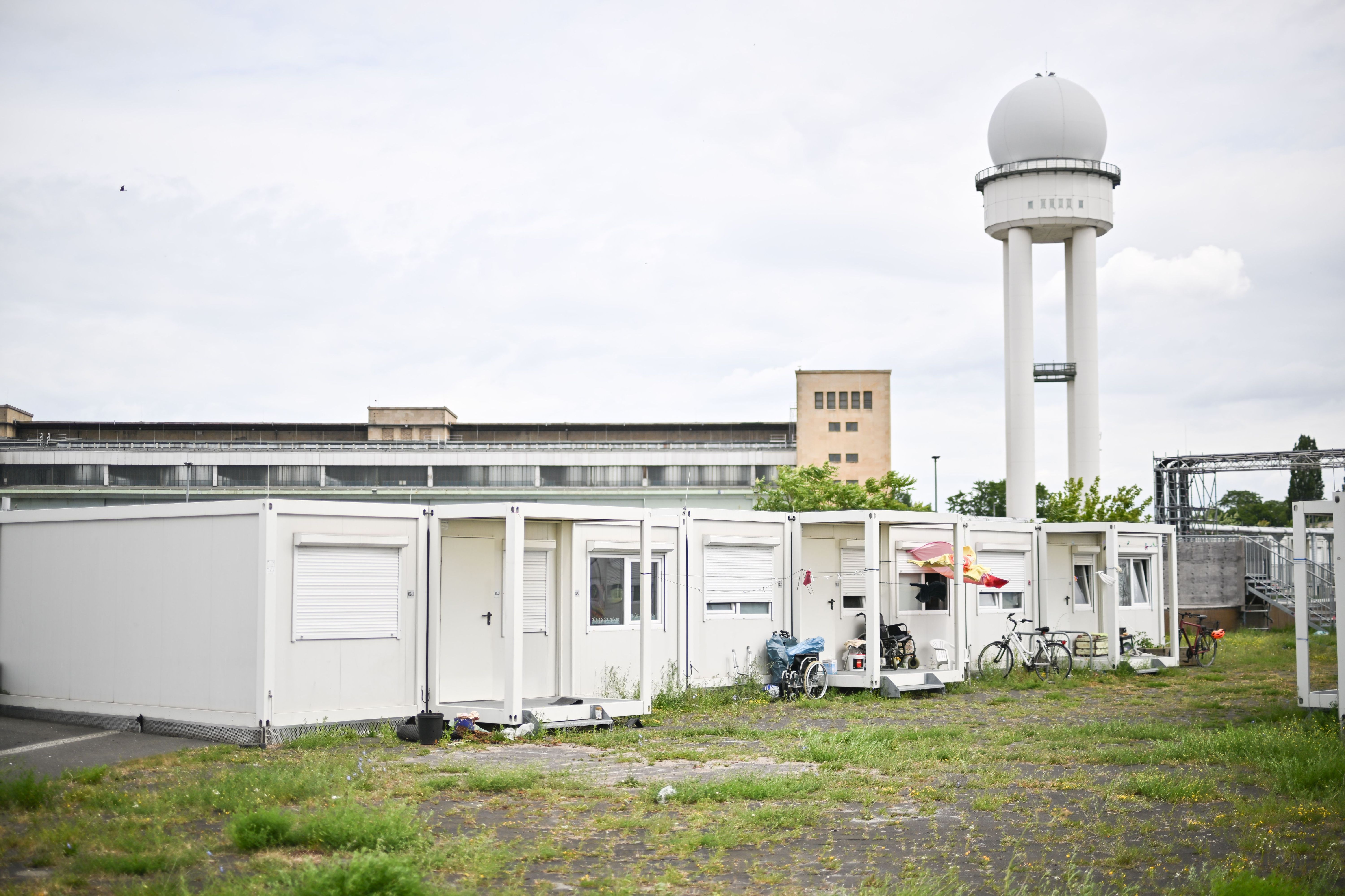 Flüchtlinge: Notunterkunft auf dem Tempelhofer Feld wird erweitert