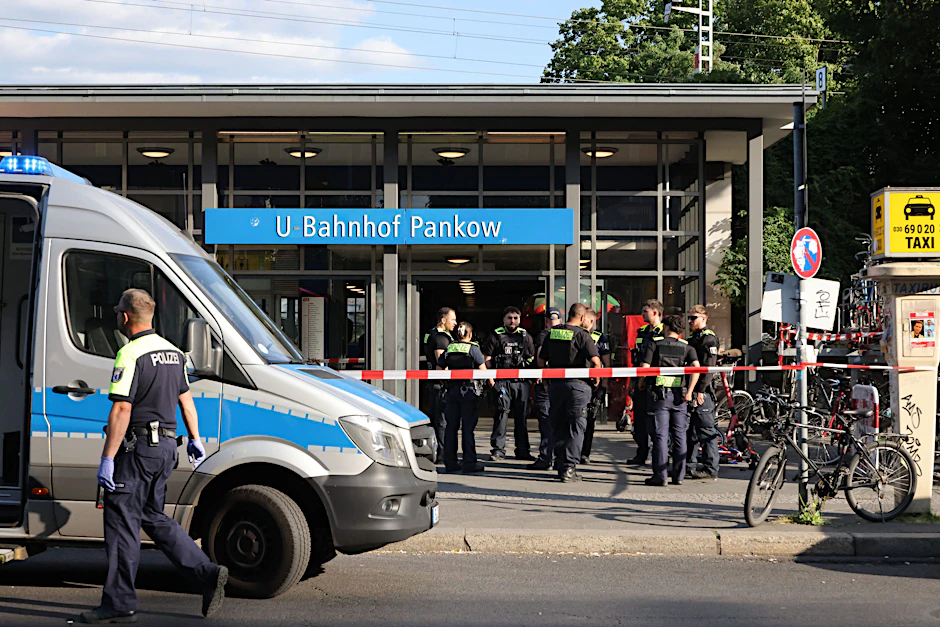 U-Bahnhöfe werden immer wieder zu Orten von Auseinandersetzungen. Ab nächstem Monat ist das Tragen von Messern im gesamten ÖPNV verboten.
