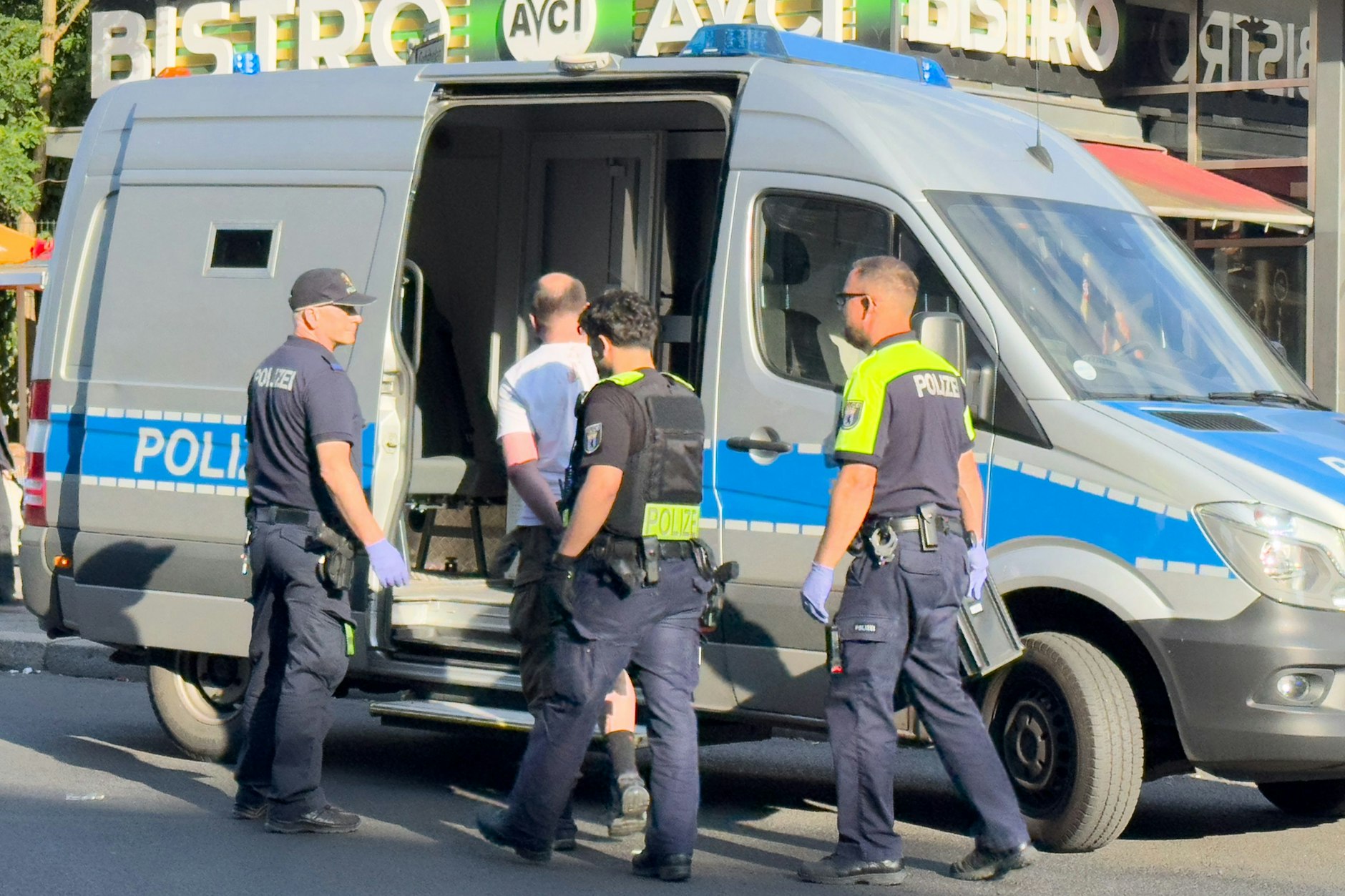 Am vergangenen Donnerstag kam es am U-Bahnhof Pankow zu einer Auseinandersetzung zwischen zwei Männern, von denen einer mit einem Messer verletzt wurde.