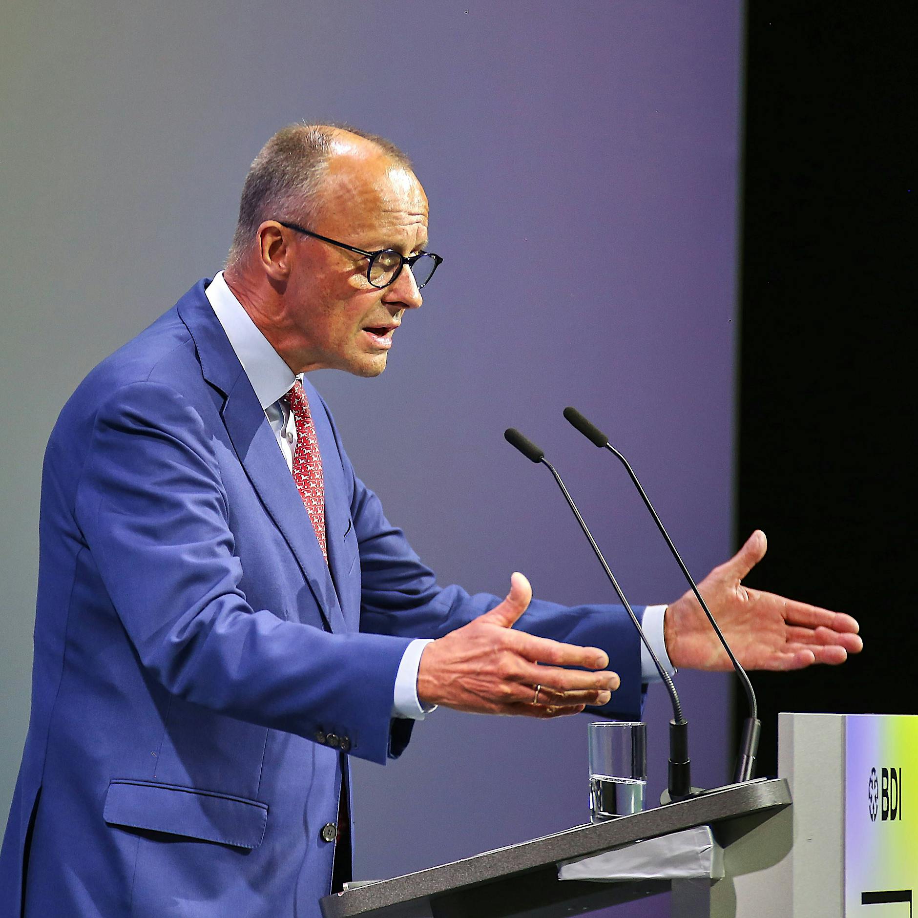 Friedrich Merz verteidigt „Drecksarbeit“-Aussage am Tag der Deutschen Industrie