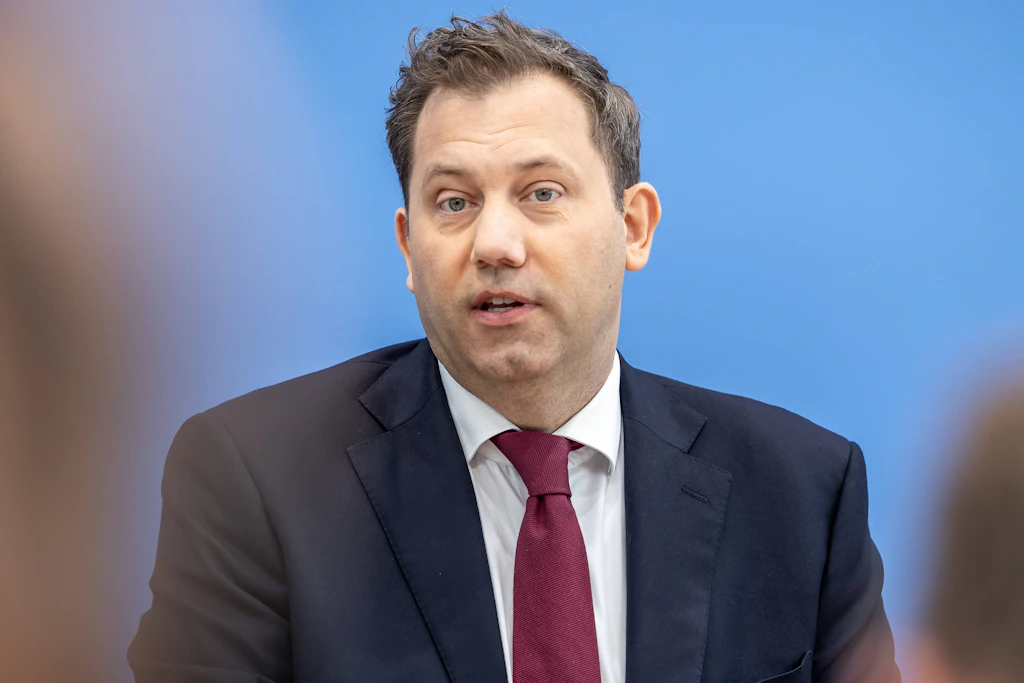 „Schicksalsparteitag“ für SPD-Chef Lars Klingbeil: Wovor er jetzt zittern muss