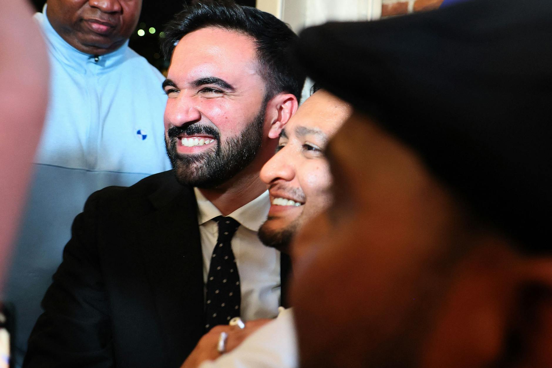 New York: Der Demokrat Zohran Mamdani umringt von seinen Unterstützern.