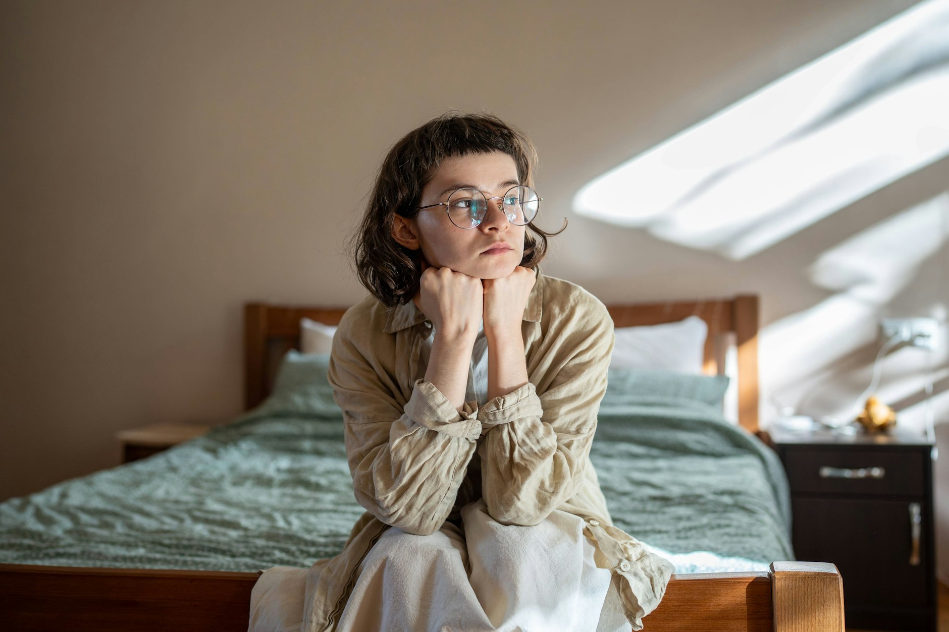 Nirgendwo sonst in Deutschland ziehen die Mieten so stark an wie in Berlin. Ausgerechnet diejenigen, die ohnehin schon wenig haben, zahlen am meisten drauf. Besonders hart trifft es aktuell junge Berufseinsteiger.