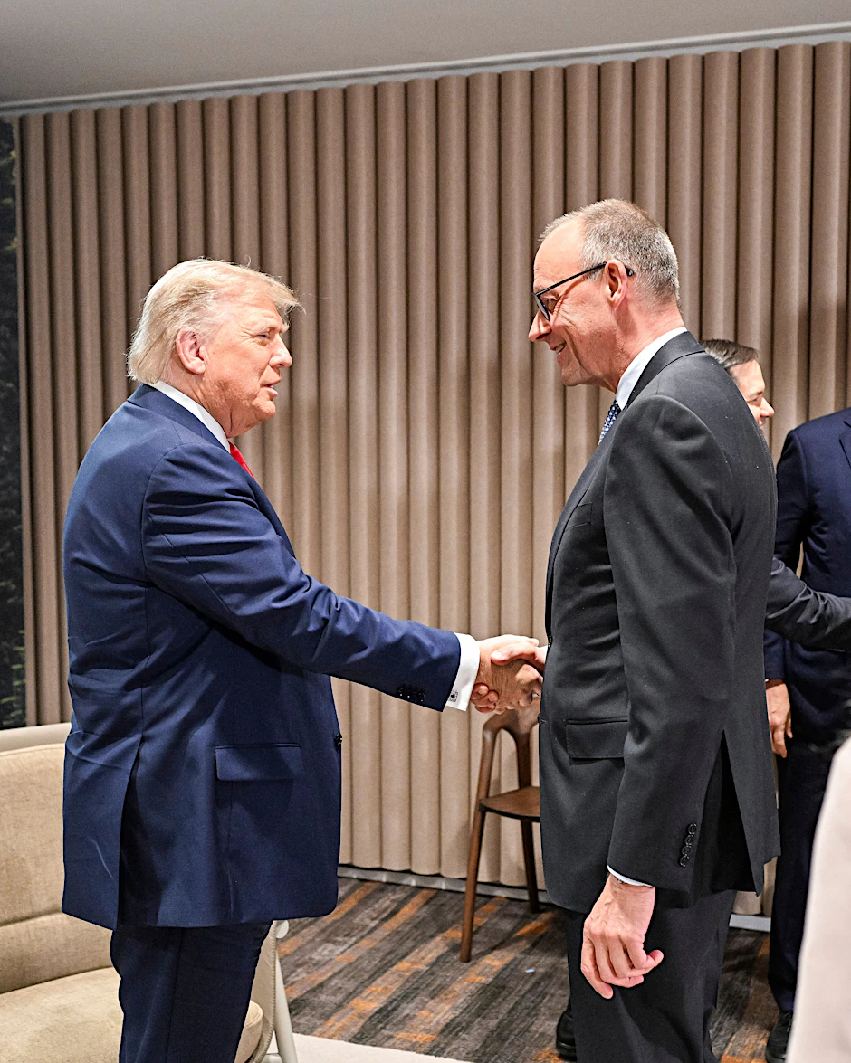 „Schießt seine politischen Ansichten aus der Hüfte“: Friedrich Merz und Donald Trump auf dem  G7-Gipfel.
