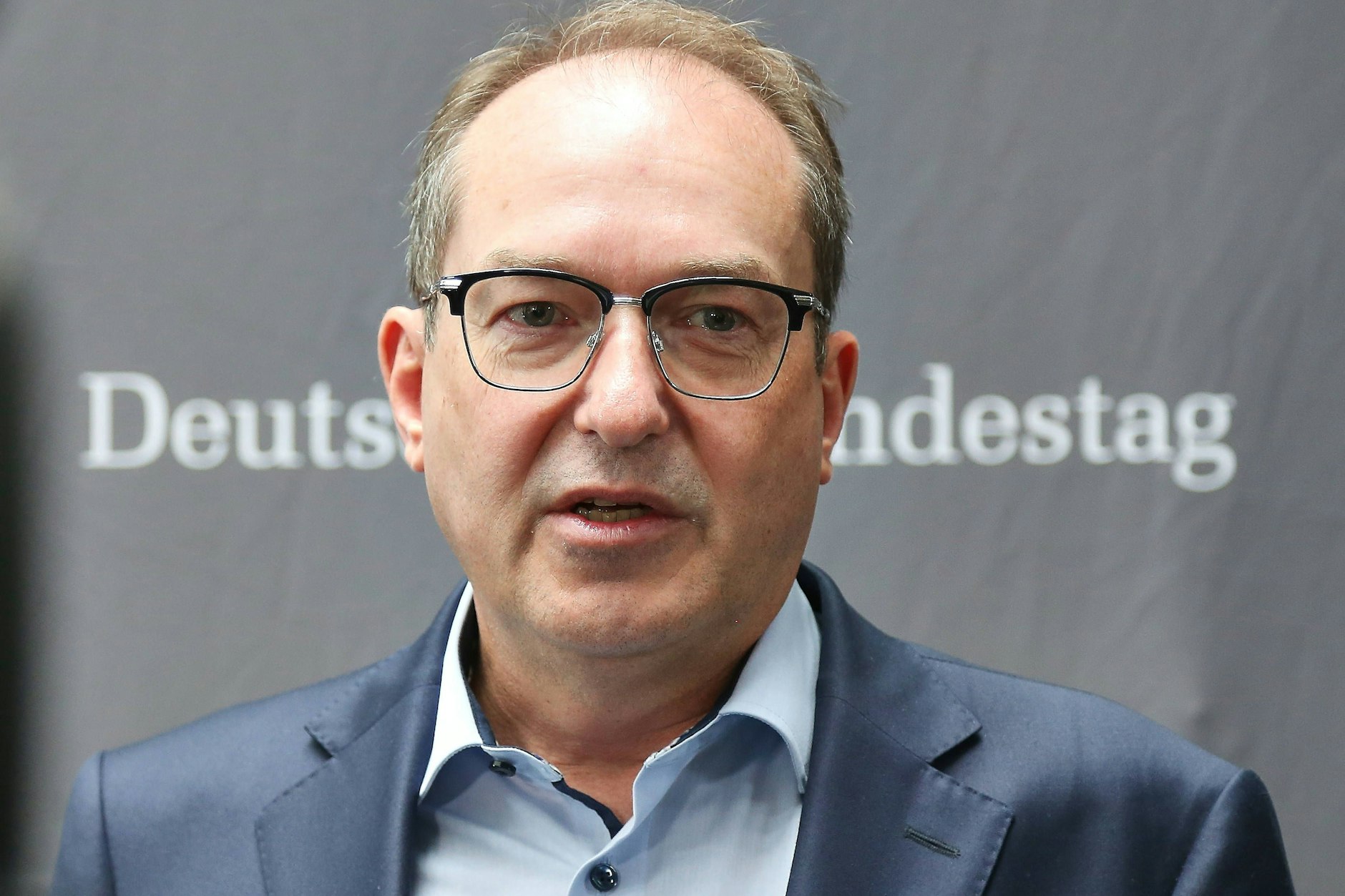 Auch unter ihm gehen die Aktionstage gegen Hasspostings weiter: Innenminister Alexander Dobrindt (CSU).