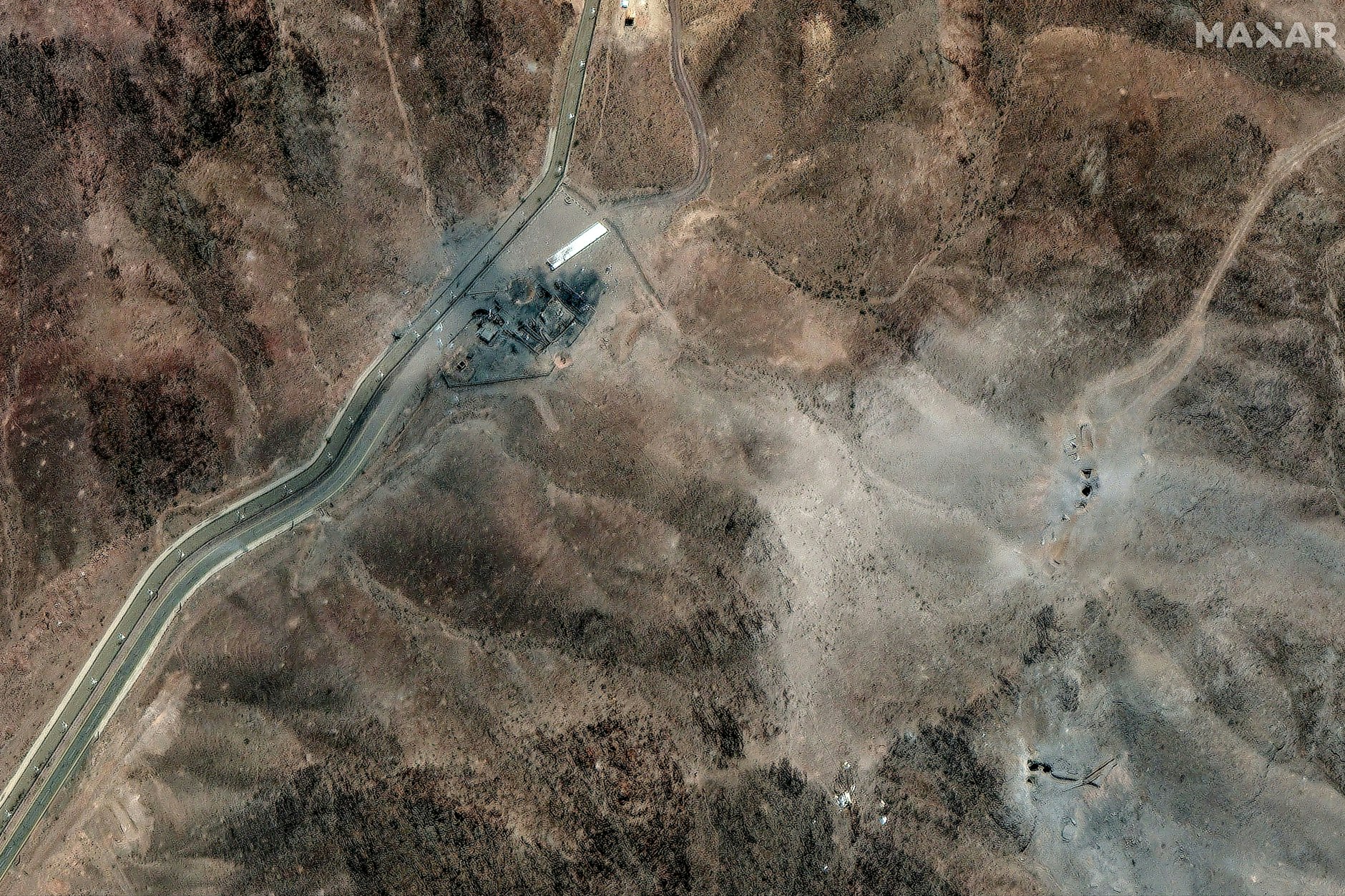 Iran, Fordo: Ein Satellitenbild zeigt die Schäden an der Anreicherungsanlage Fordo am 24. Juni 2025 nach Angriffen.