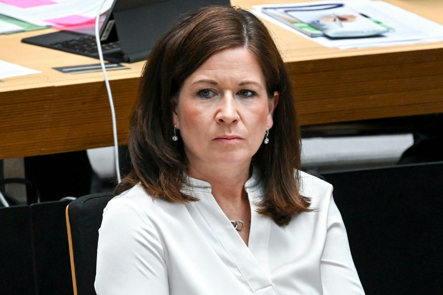 Bildungssenatorin unter Druck: Katharina Günther-Wünsch (CDU) während der Plenarsitzung im Abgeordnetenhaus.