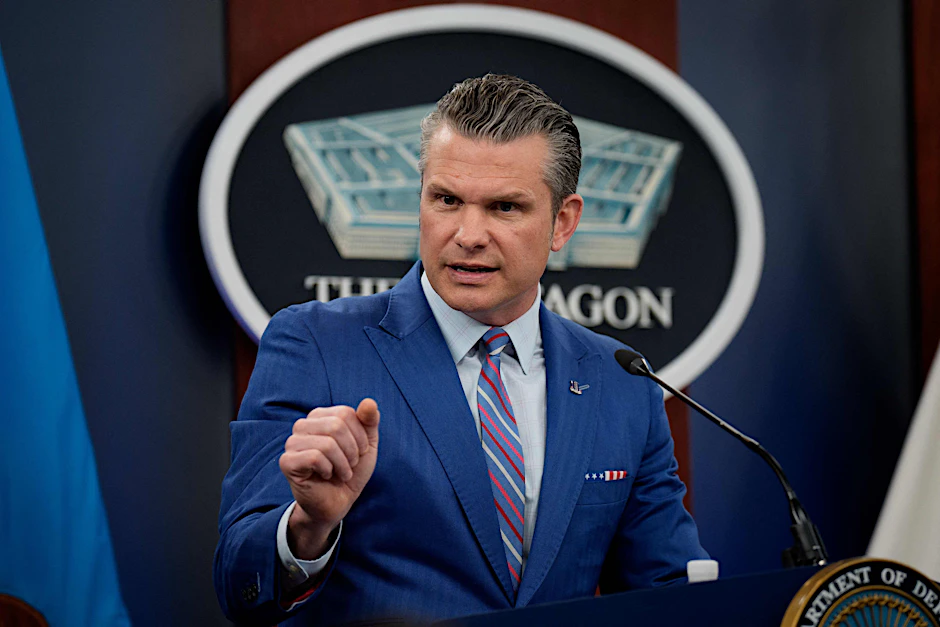 US-Verteidigungsminister Pete Hegseth spricht während einer Pressekonferenz im Pentagon.
