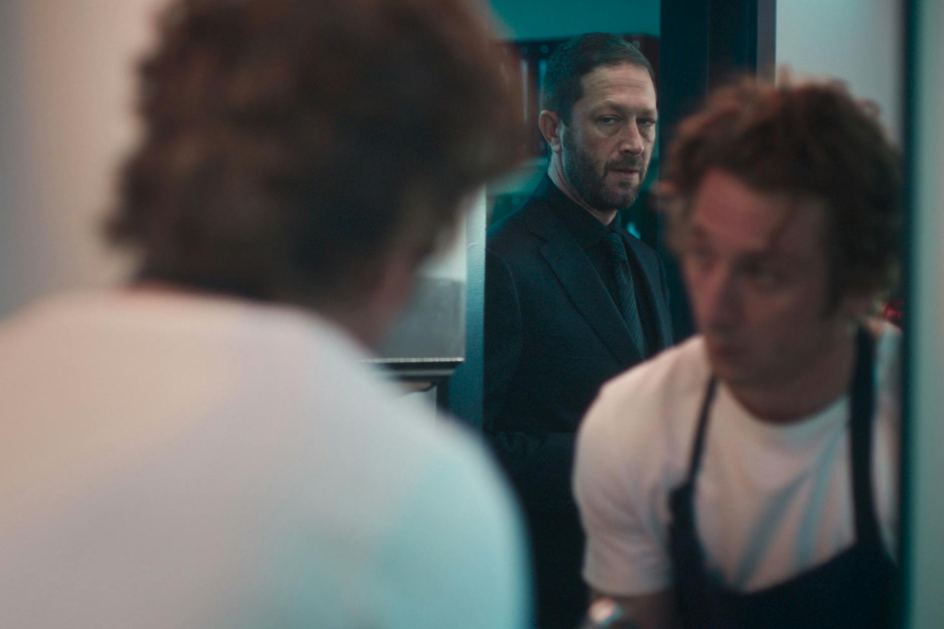 Ebon Moss-Bachrach als Richie Jerimovich und Jeremy Allen White als Carmy Berzatto