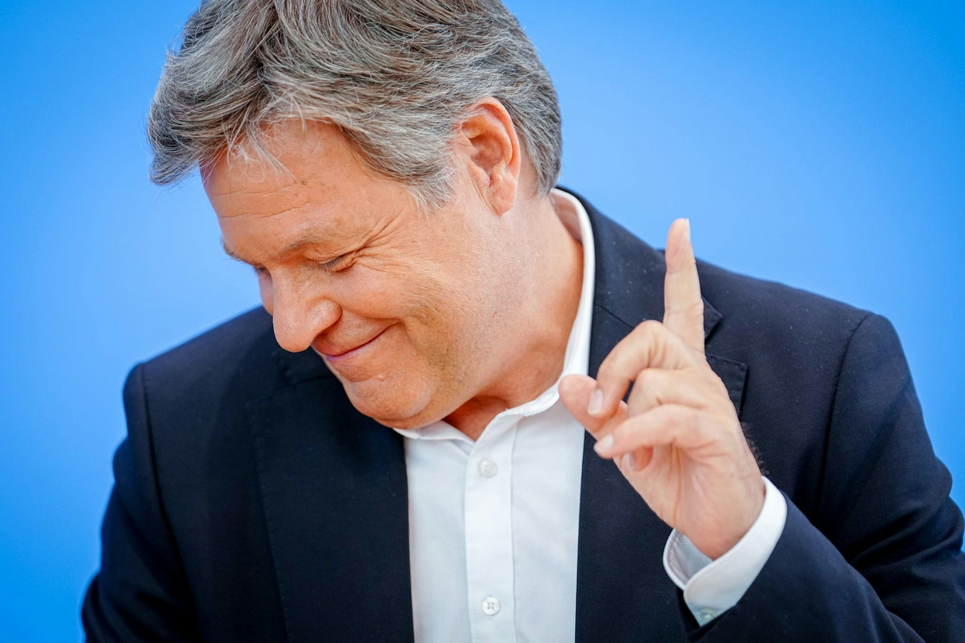 Robert Habeck findet auch jenseits des Parlaments eine Bühne.