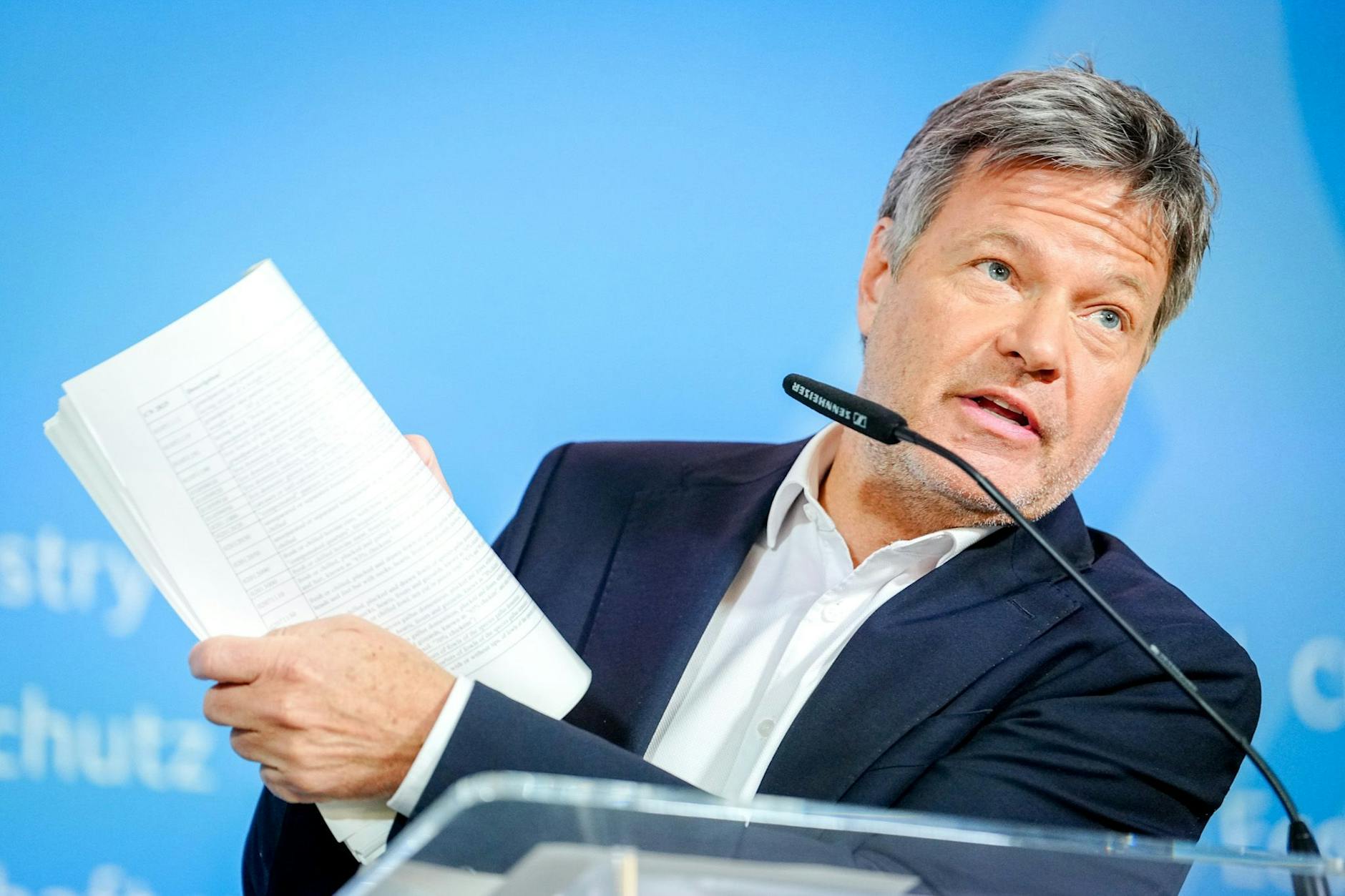 Robert Habeck in the last weeks of his term as Federal Minister for Economic Affairs and Climate Protection