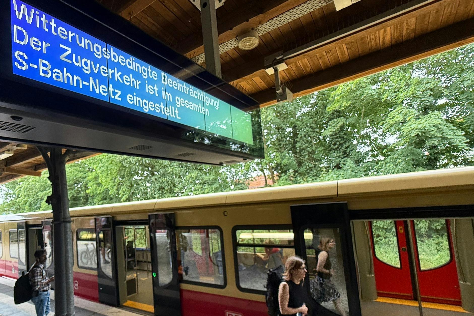 Der Zugverkehr in Berlin ist weiterhin eingeschränkt.
