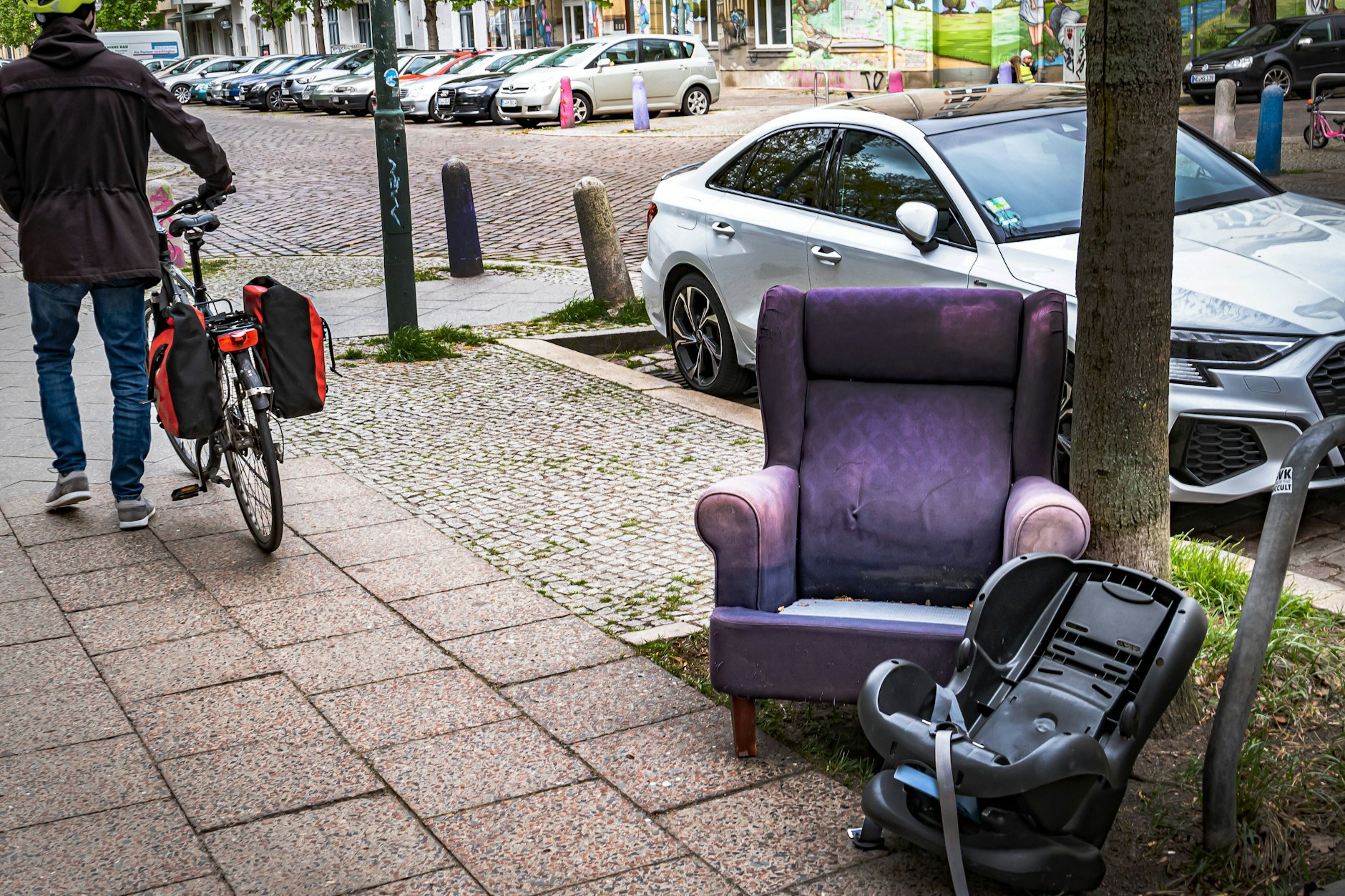 Die BSR bietet kostenlose Kieztage an. Auf diesem Weg soll der Sperrmüll auf Berliner Straße reduziert werden.