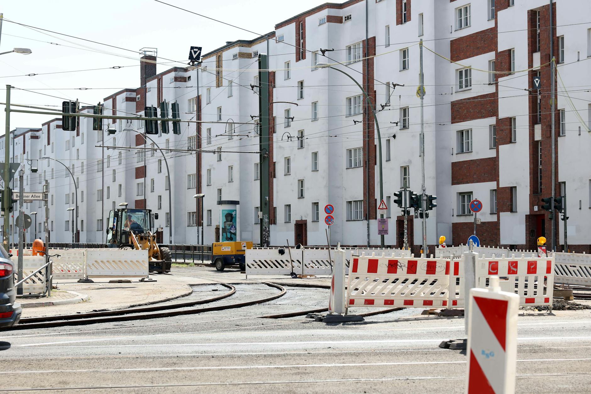 A potem jeszcze kilka placów budowy: dopełniają one chaosu na Berliner Allee.