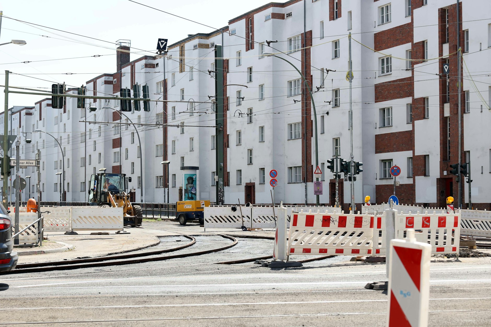 A potem jeszcze kilka placów budowy: dopełniają one chaosu na Berliner Allee.