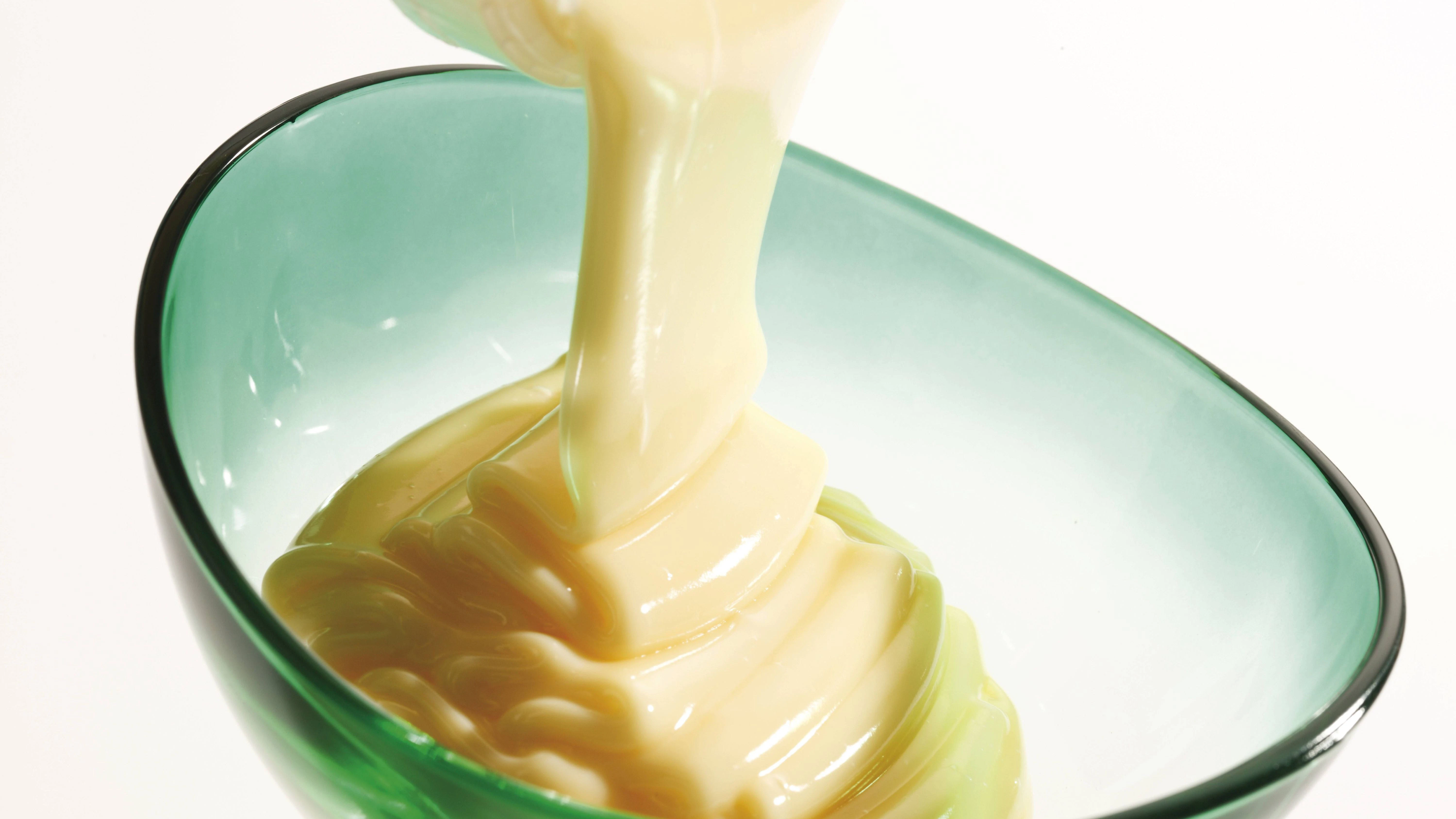 Eine der wichtigsten Zutaten für den Wattekuchen nach einem Rezept aus der DDR ist Vanillepudding - er bildet die Füllung für den saftigen Kuchen.