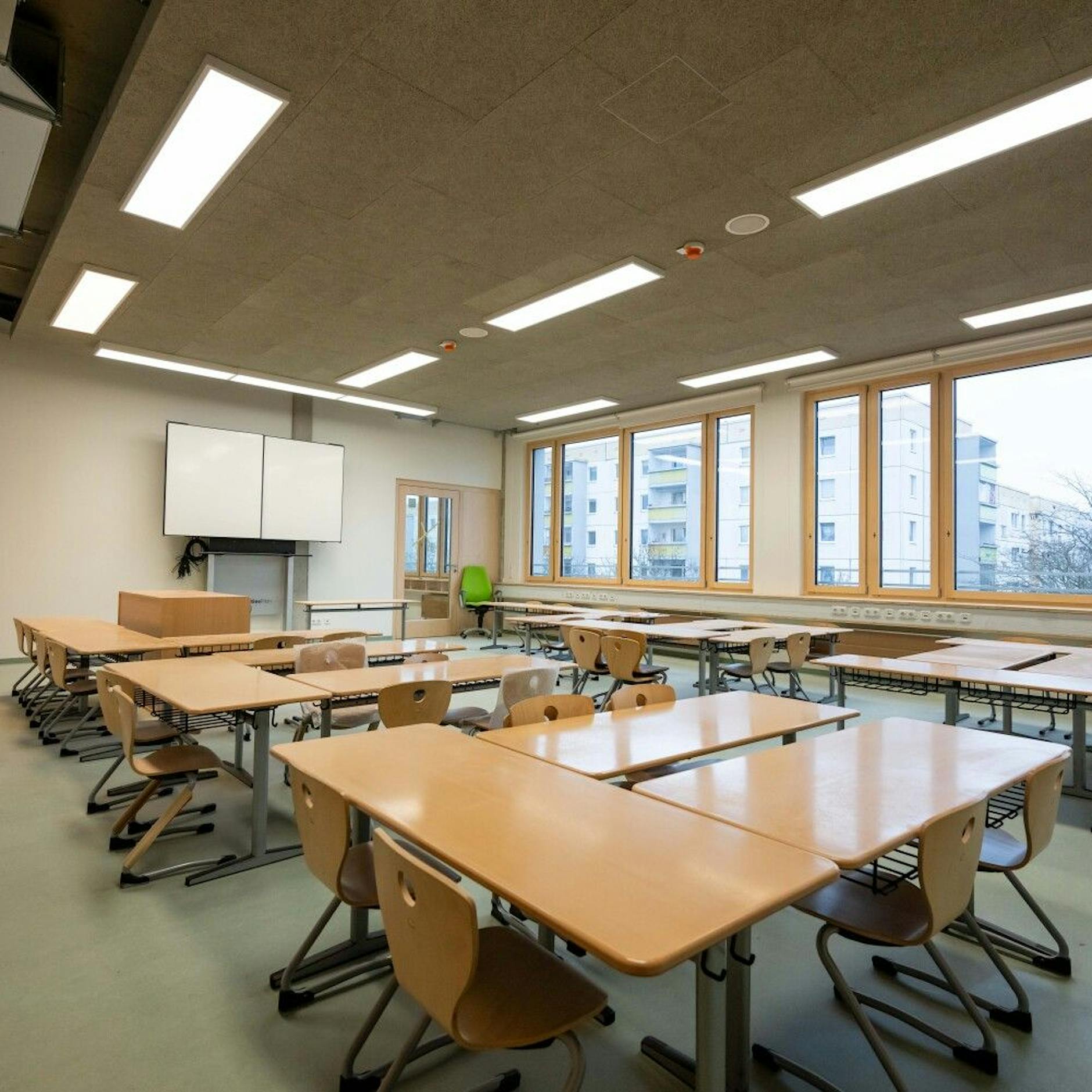 830 Schulplätze – ersehntes Gymnasium in Marzahn ist pünktlich fertig!