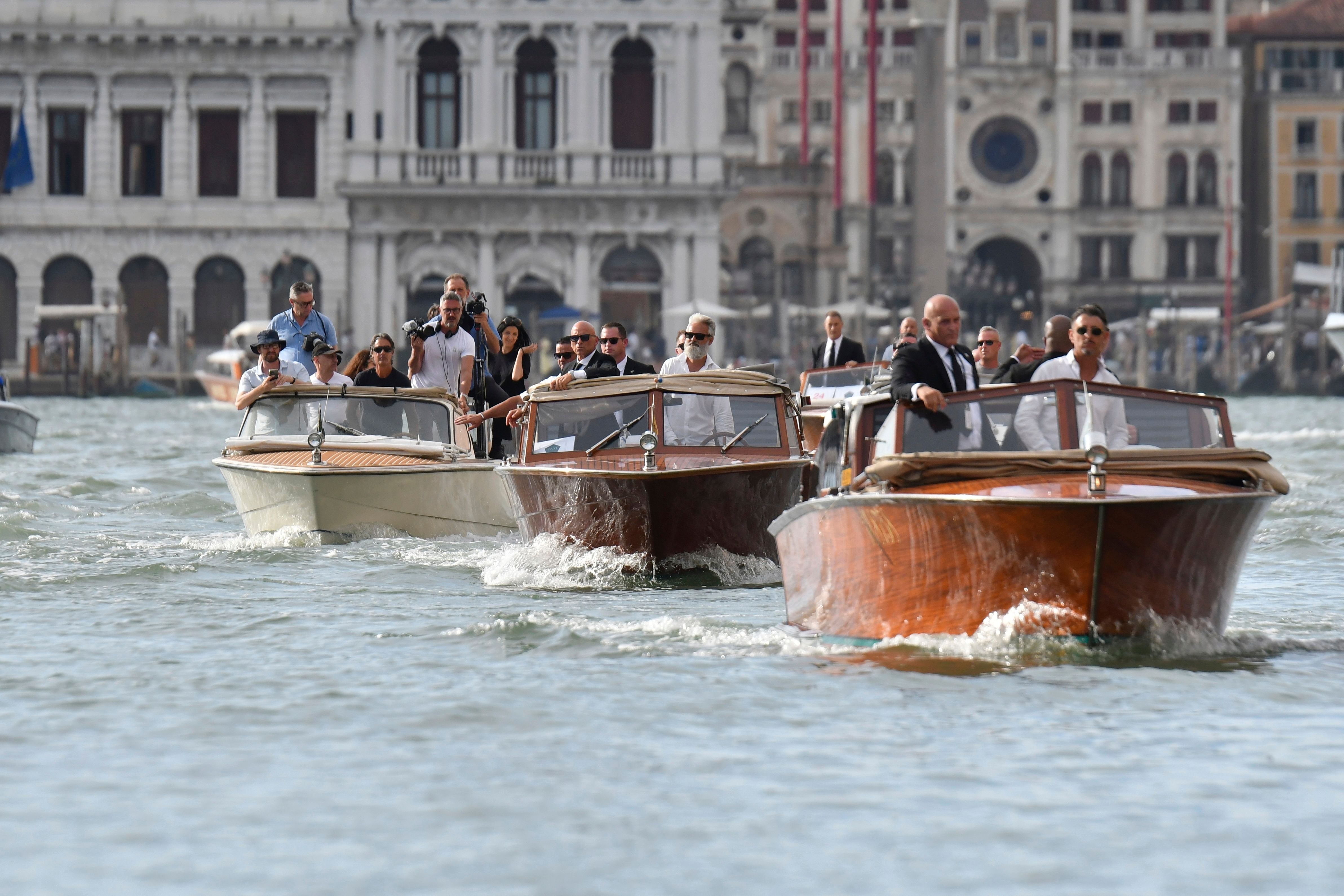 Image - Jeff Bezos hat geheiratet: Sehen Sie hier das erste Hochzeitsfoto