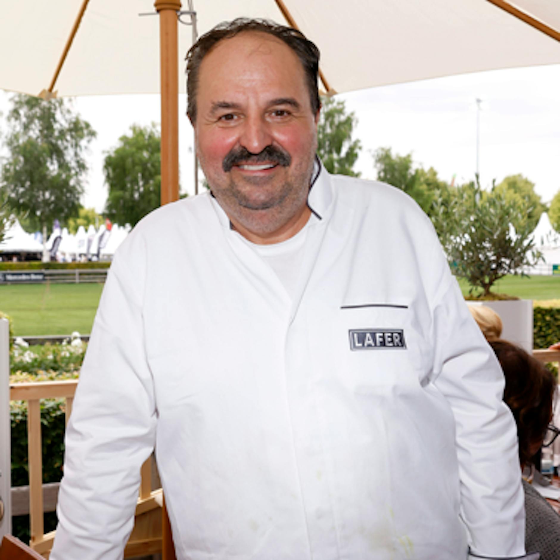 Star-Koch Johann Lafer: Mein Vater grillte mit Moped-Benzin