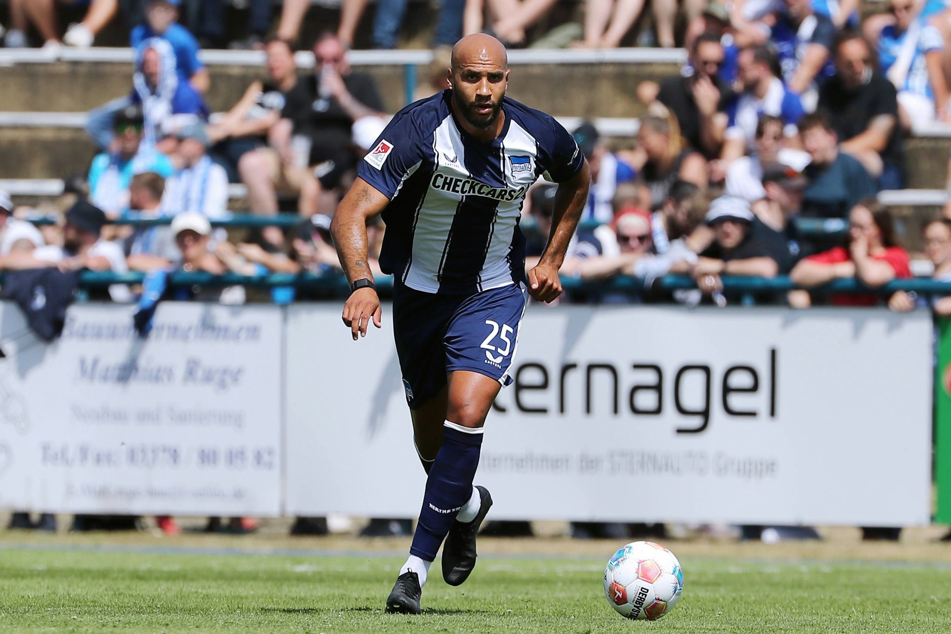 John Anthony Brooks hat in Ludwigsfelde sein Debüt für Hertha BSC nach seiner Rückkehr im vergangenen Jahr gefeiert.