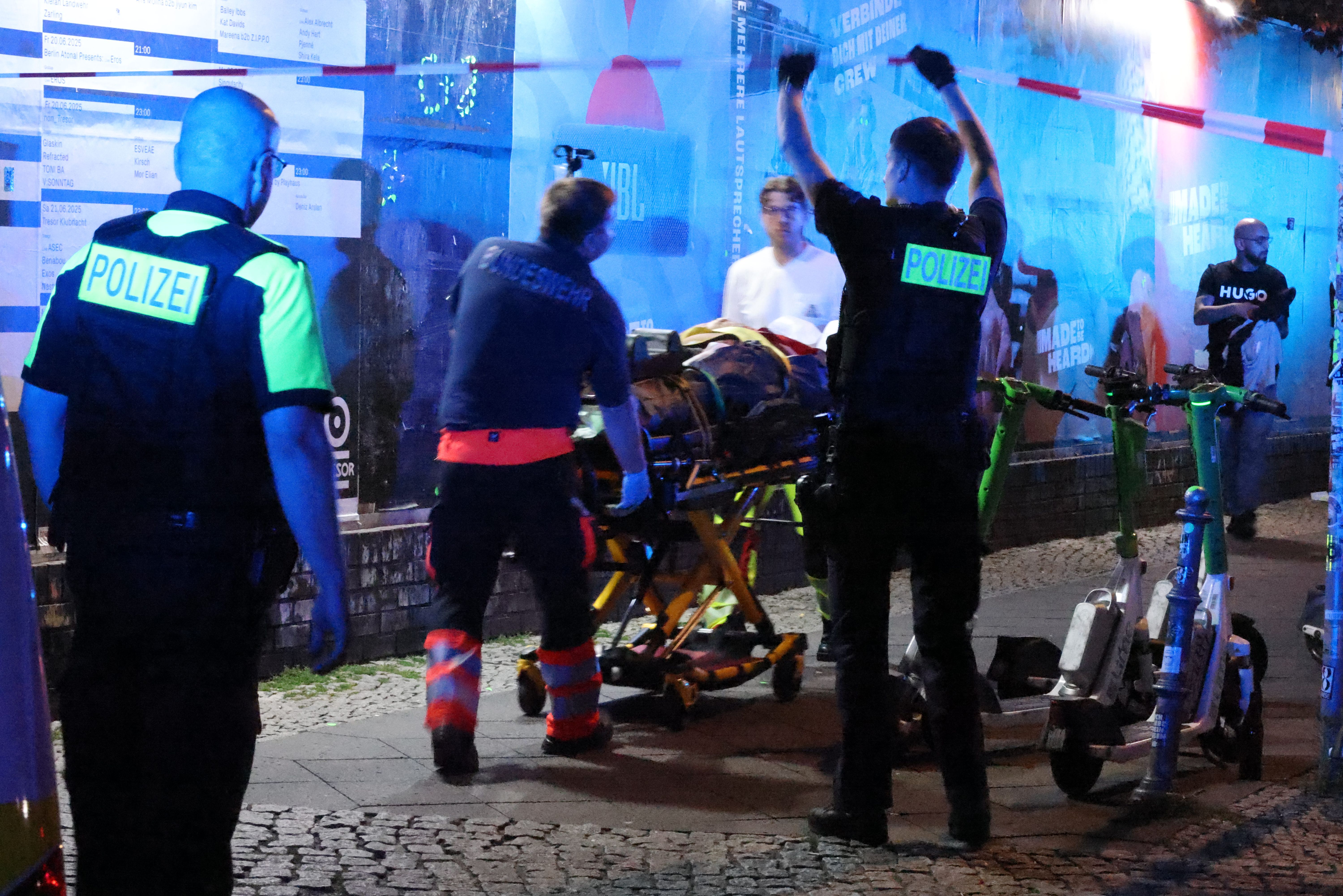 Blutige Attacke vor Berliner Kult-Club: Türsteher niedergestochen!