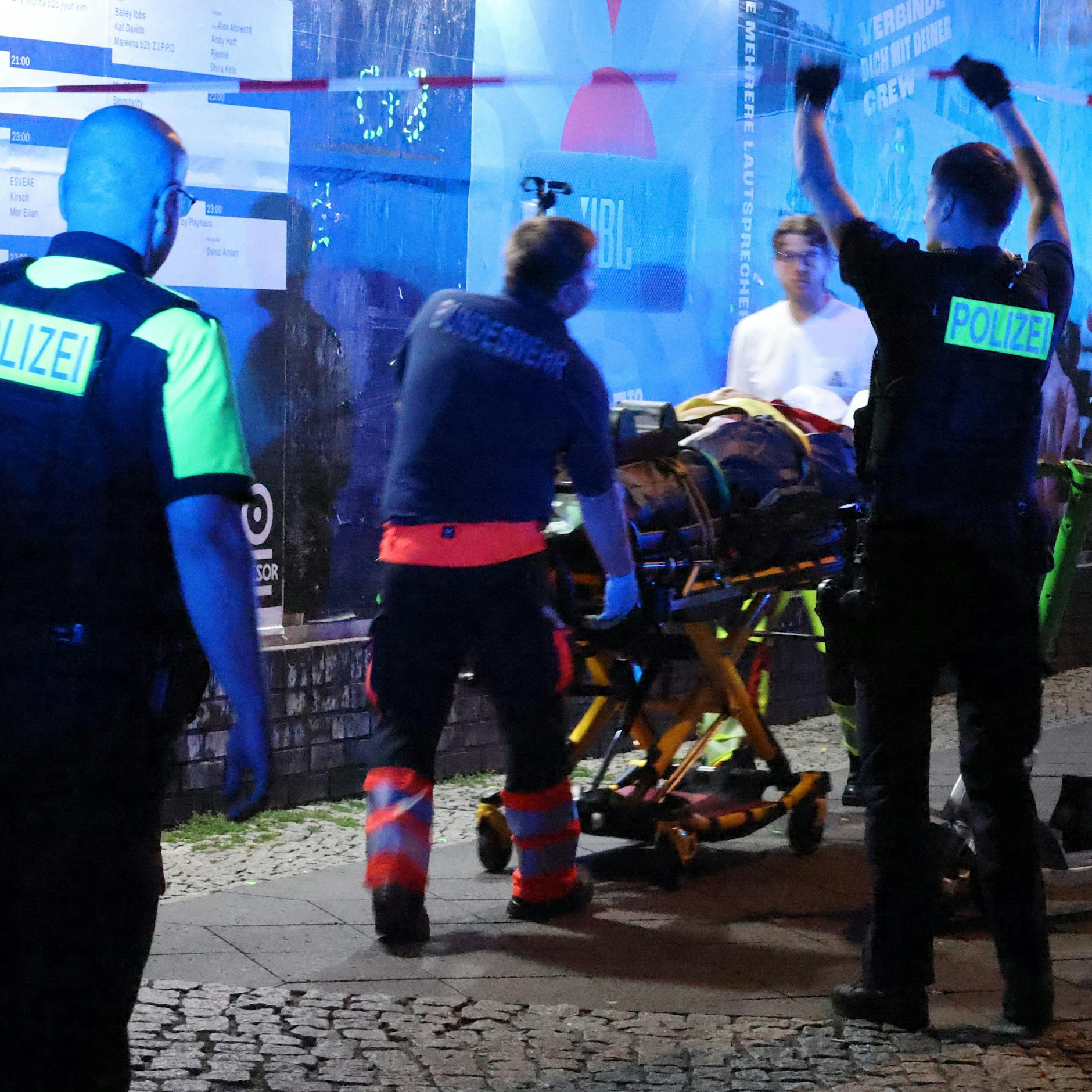 Blutige Attacke vor Berliner Kult-Club: Türsteher niedergestochen!