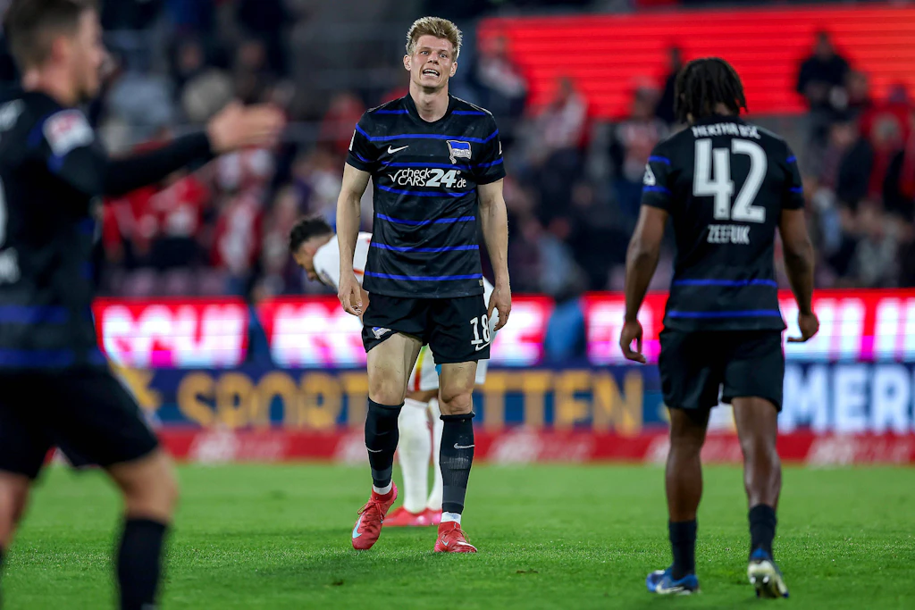 Die Hüfte! Sorgen um Hertha-Stürmer Luca Schuler werden größer