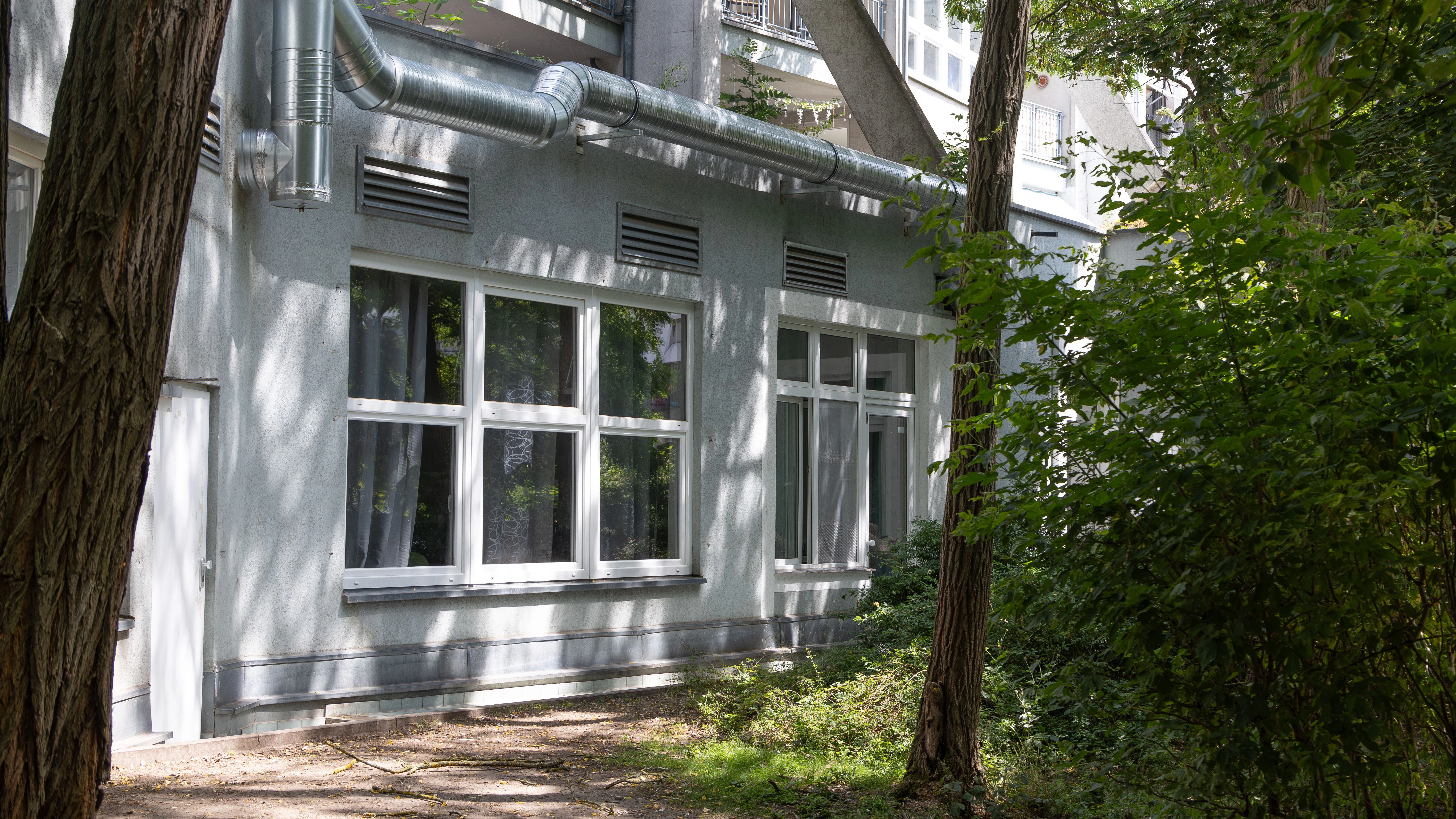 Auch diese einstige Ferienwohnung im Horror-Haus soll von Flüchtlingen oder wohnungslosen Rumänen bewohnt sein.