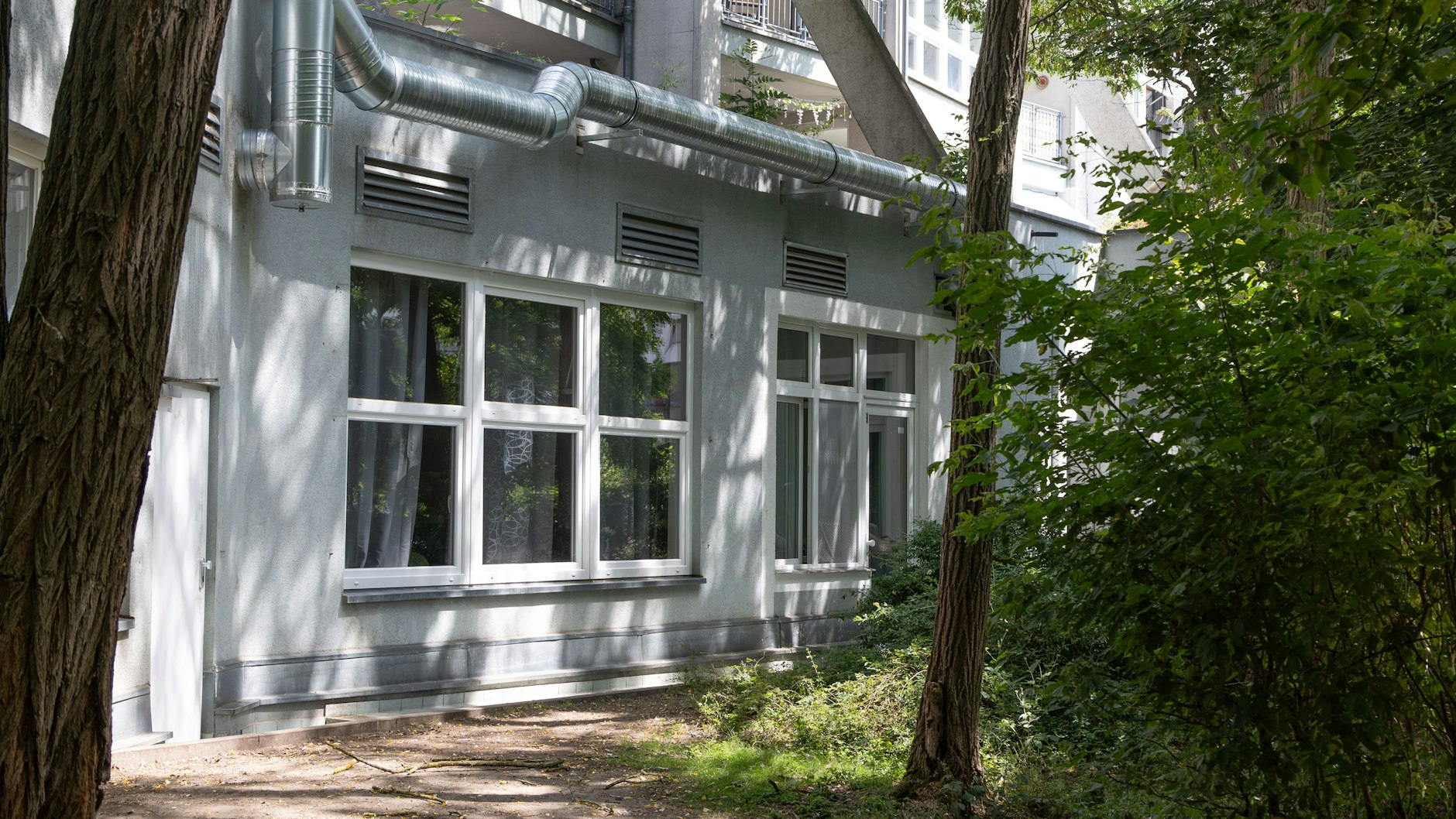 Auch diese einstige Ferienwohnung im Horror-Haus soll von Flüchtlingen oder wohnungslosen Rumänen bewohnt sein.