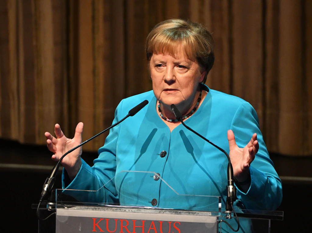 „AfD-Tagesordnung“: Merkel kritisiert Migrationspolitik von Merz