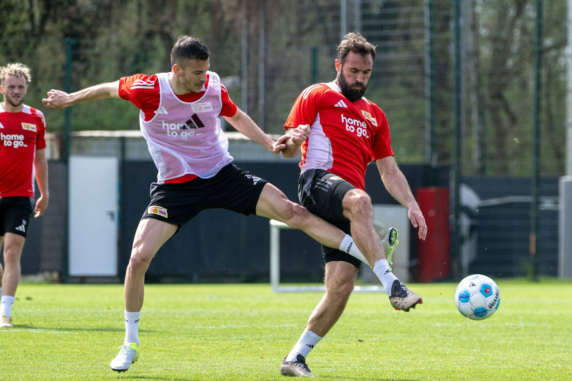 Laszlo Benes (l.) und Lucas Tousart verdienen beim 1. FC Union Millionen-Gehälter, bringen dafür aber zu wenig Leistung.