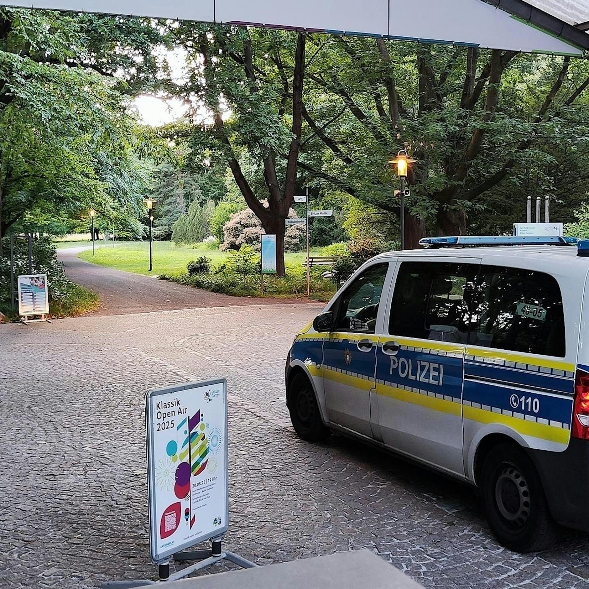 Alarm im Britzer Park: Kind verschwindet, Großeinsatz der Polizei
