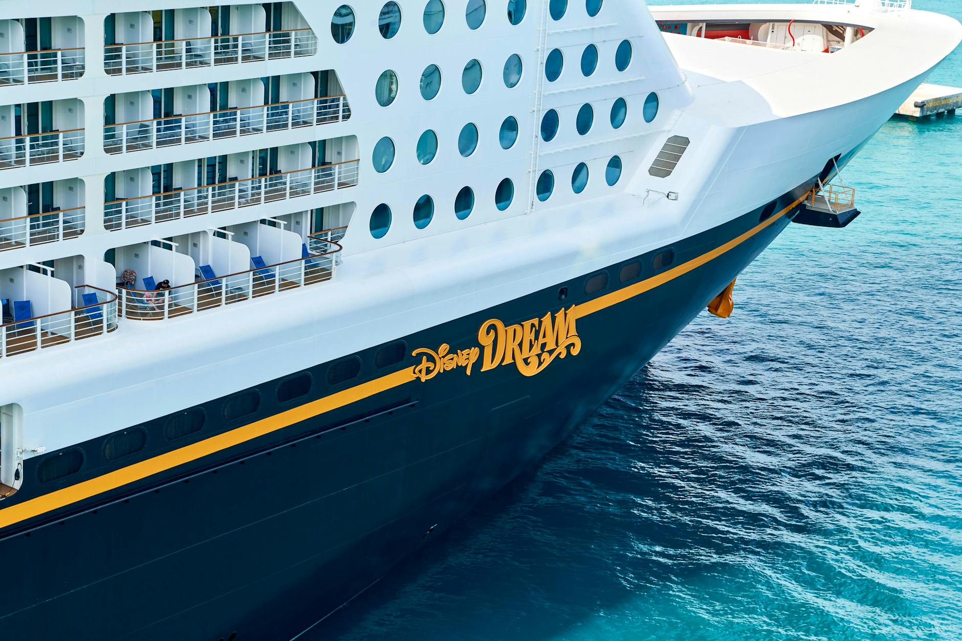 Unterwegs in der Karibik: Die „Disney Dream“ ist ein Kreuzfahrtschiff der amerikanischen Reederei Disney Cruise Line.